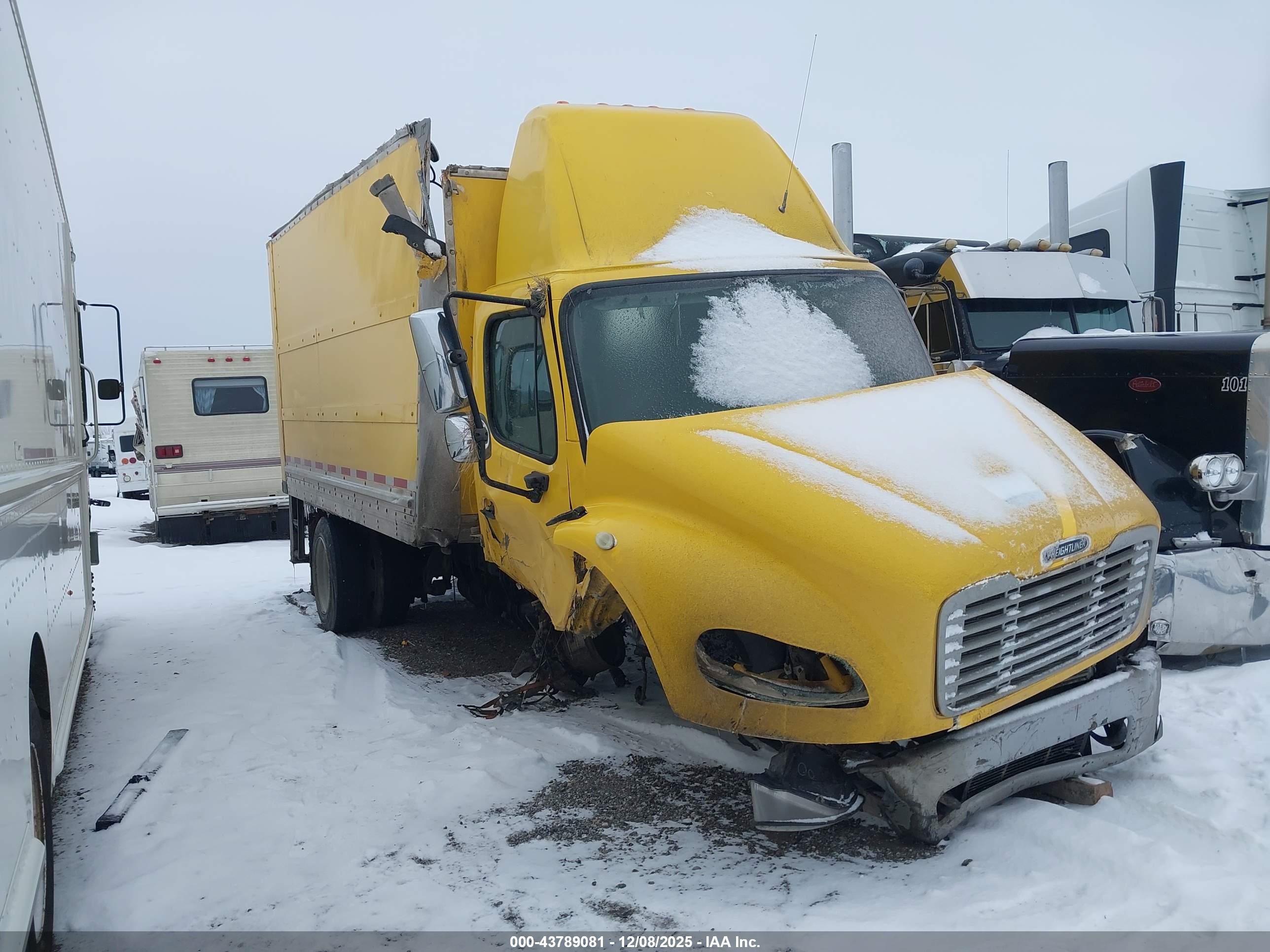 FREIGHTLINER M2 image 6