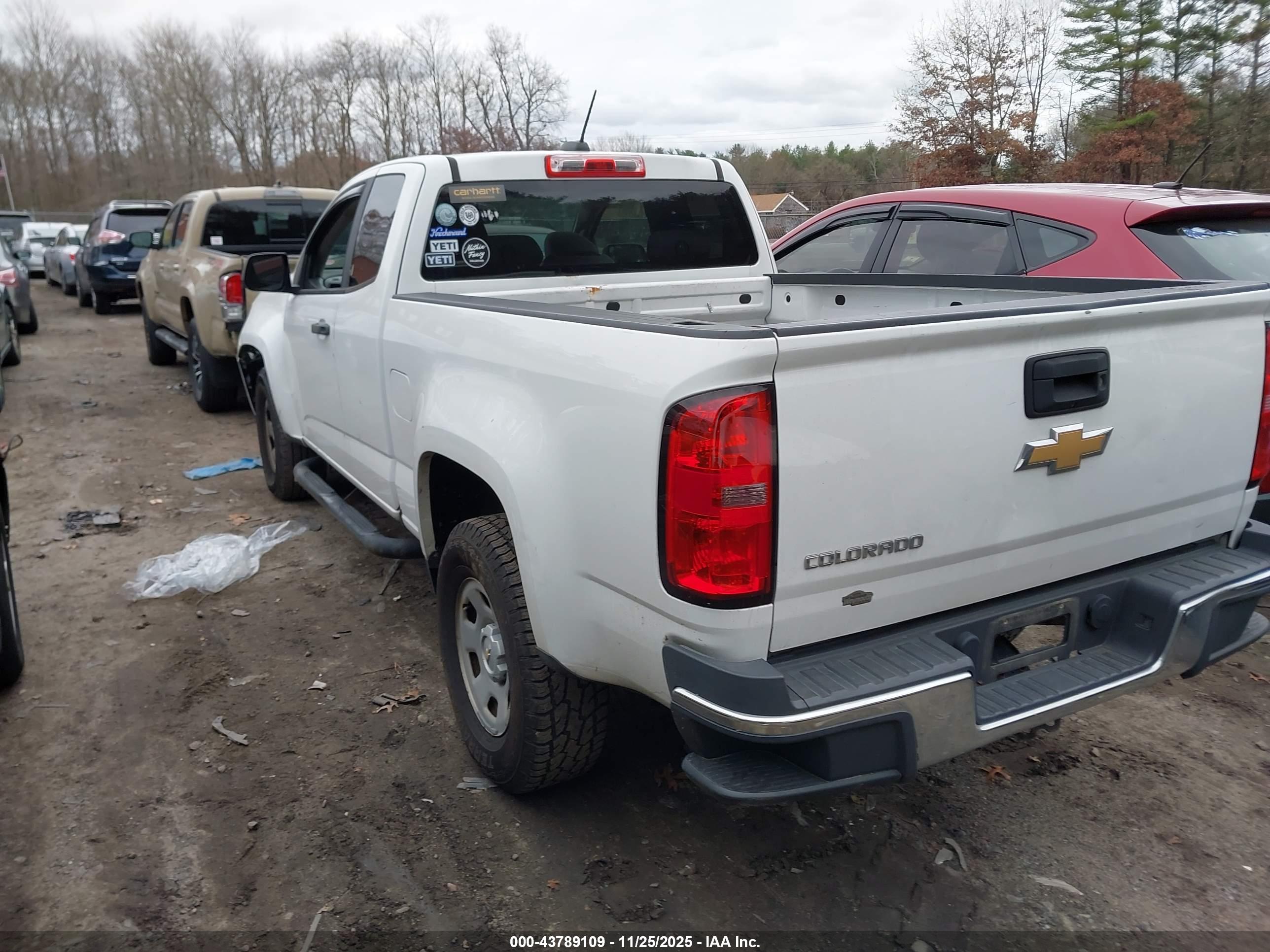 CHEVROLET COLORADO image 3