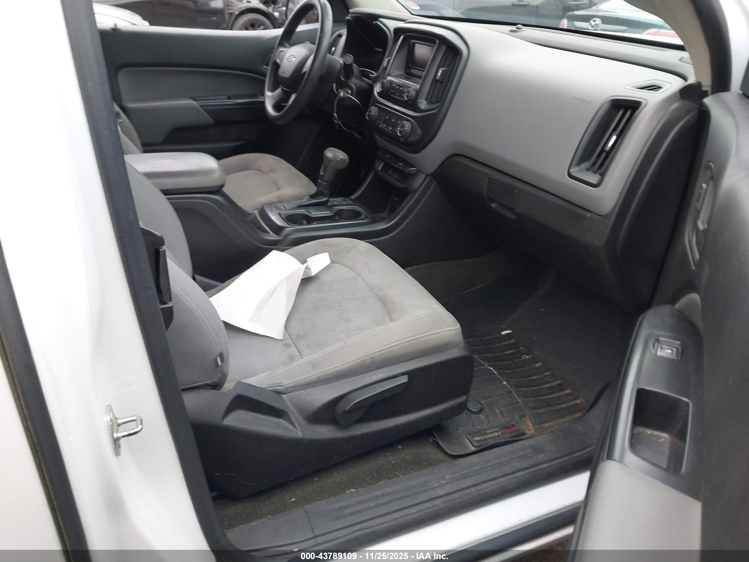CHEVROLET COLORADO image 5