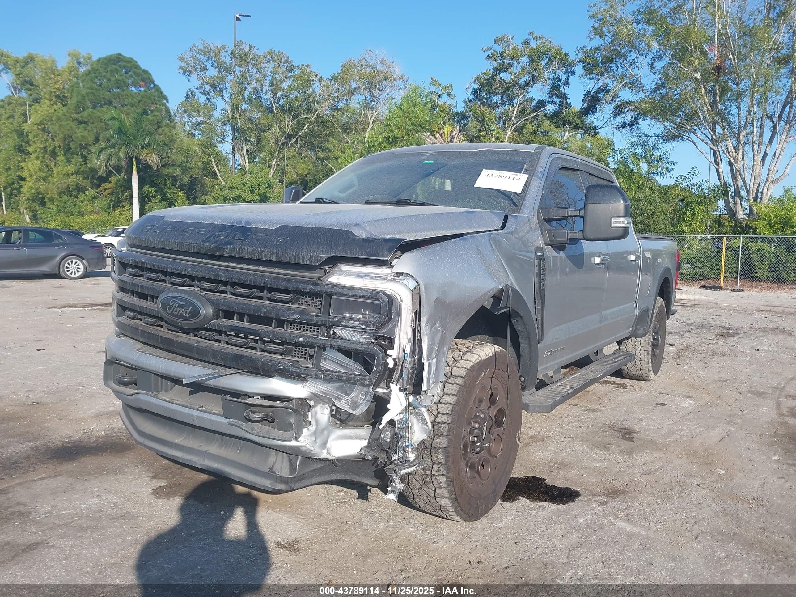 FORD F-250 image 6
