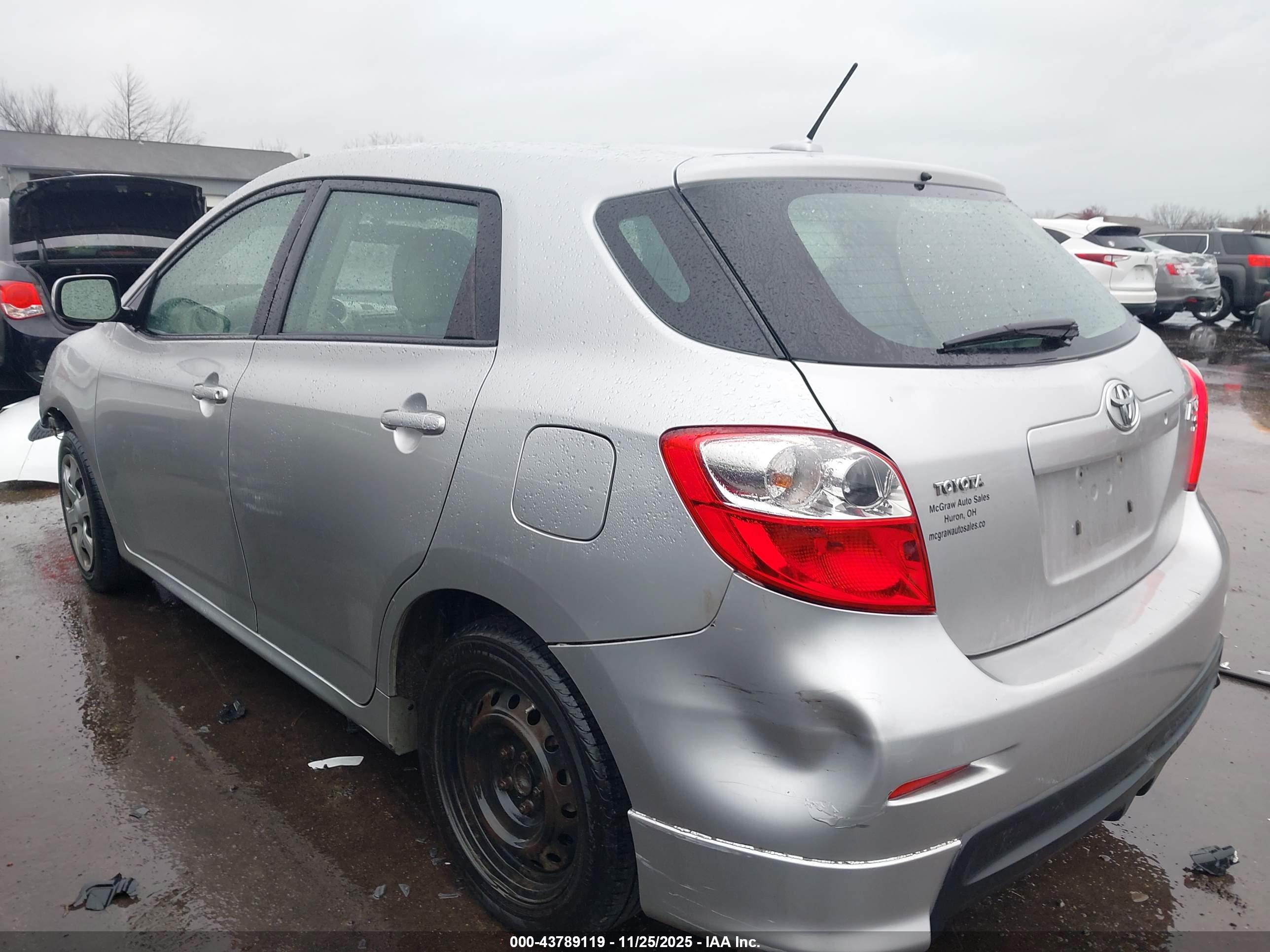 TOYOTA MATRIX image 3