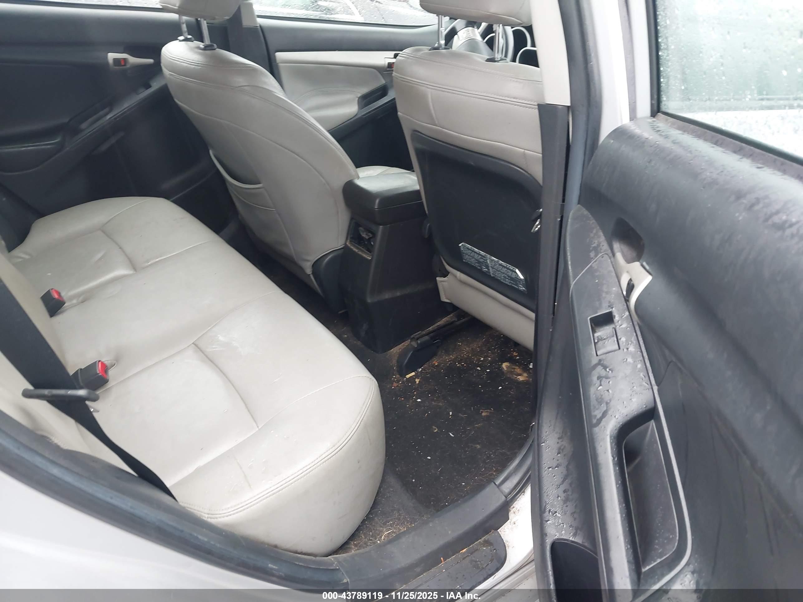 TOYOTA MATRIX image 8