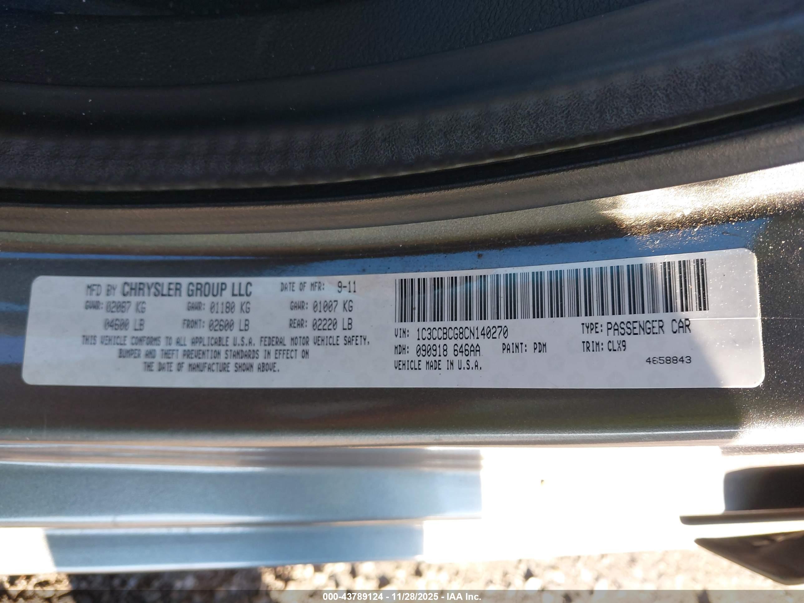 CHRYSLER 200 image 9