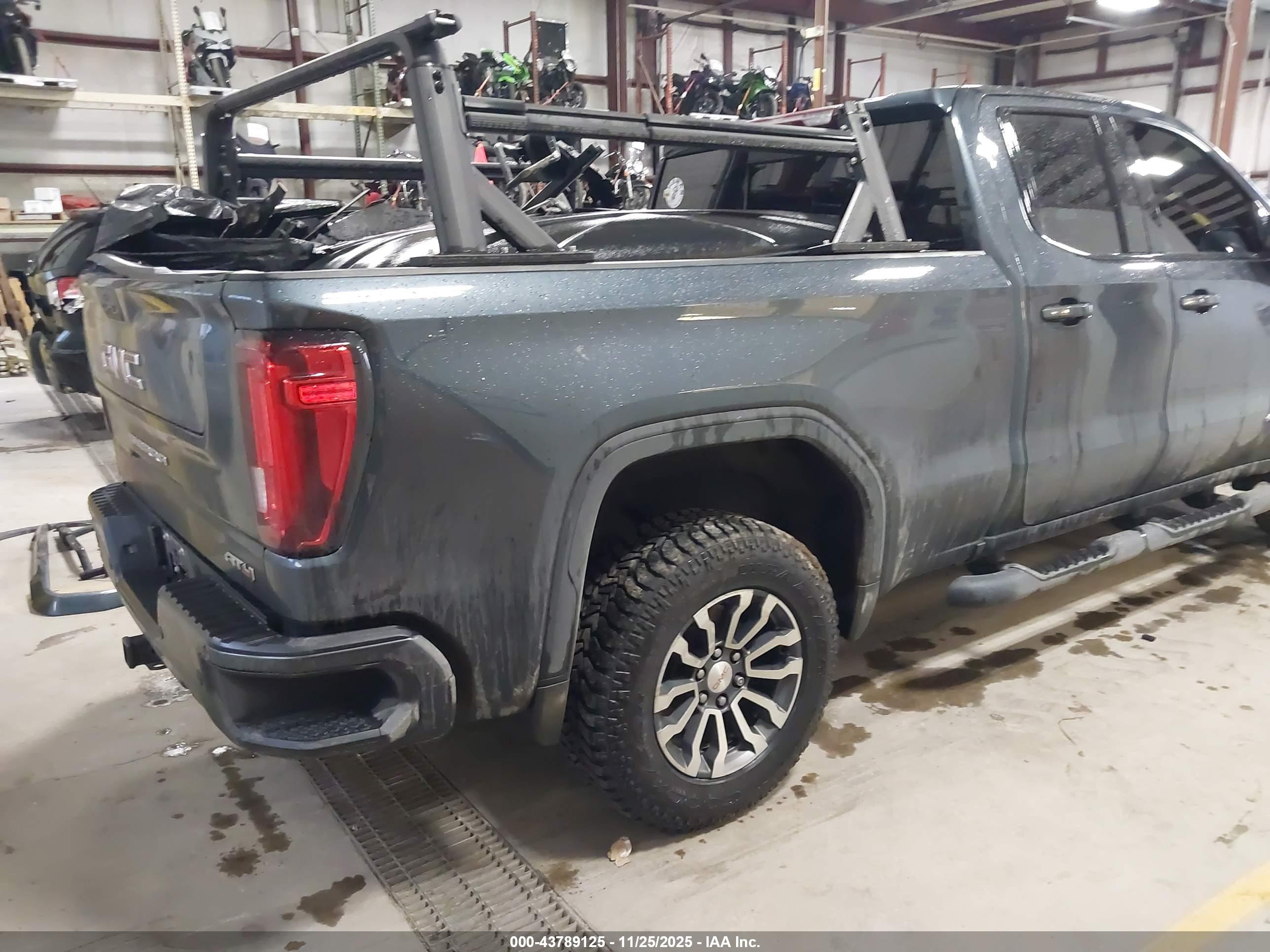 GMC SIERRA image 4