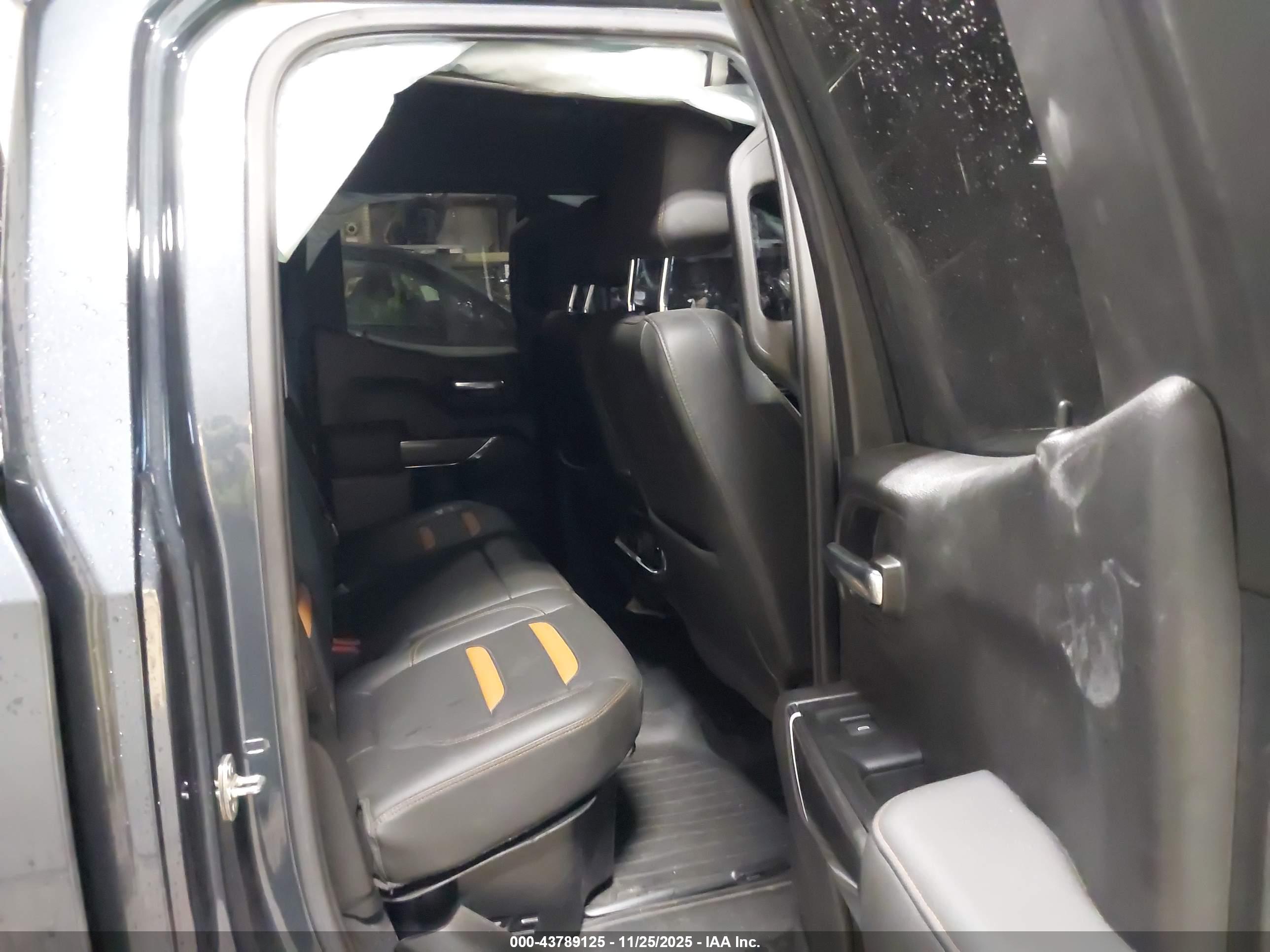 GMC SIERRA image 8