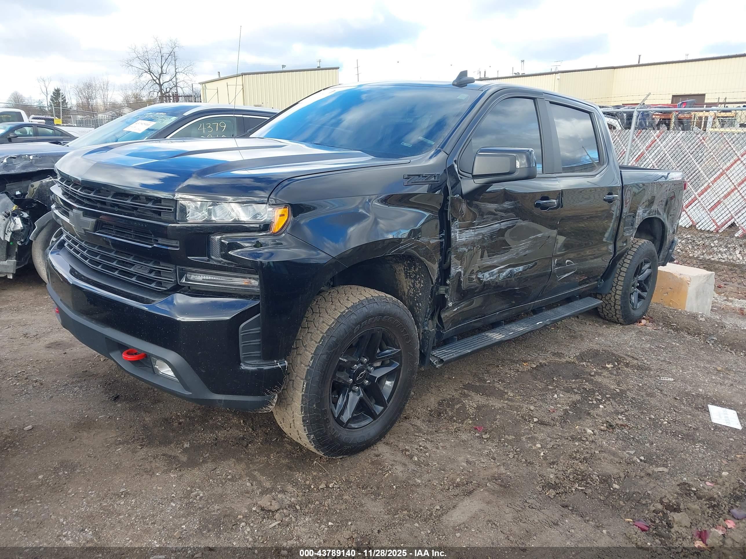 CHEVROLET SILVERADO image 2