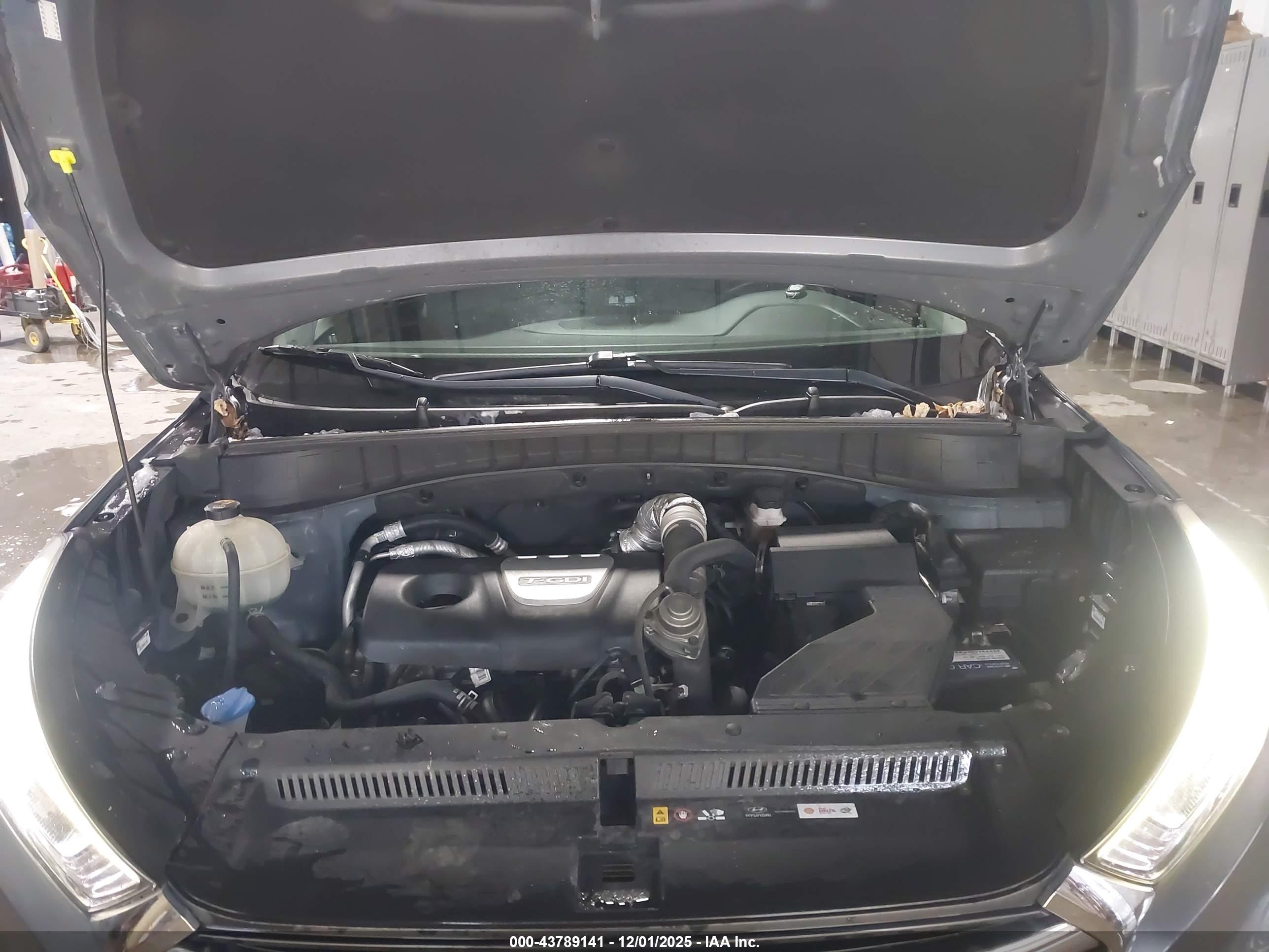 HYUNDAI TUCSON image 10