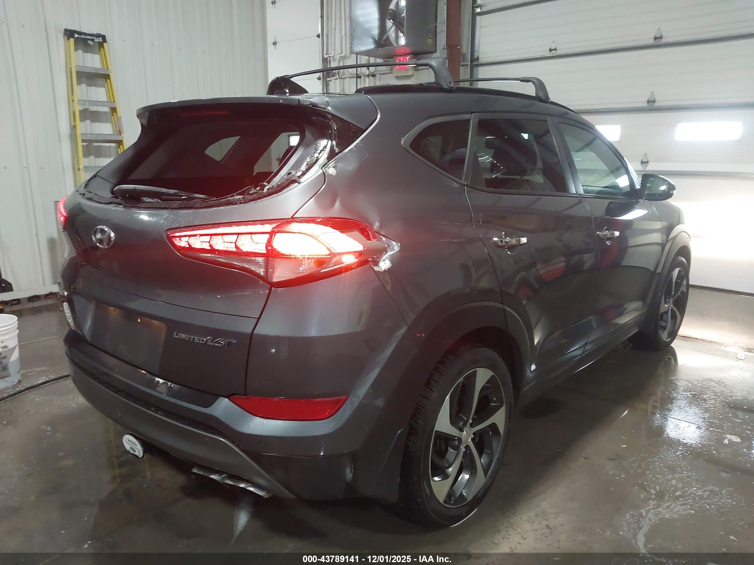 HYUNDAI TUCSON image 4