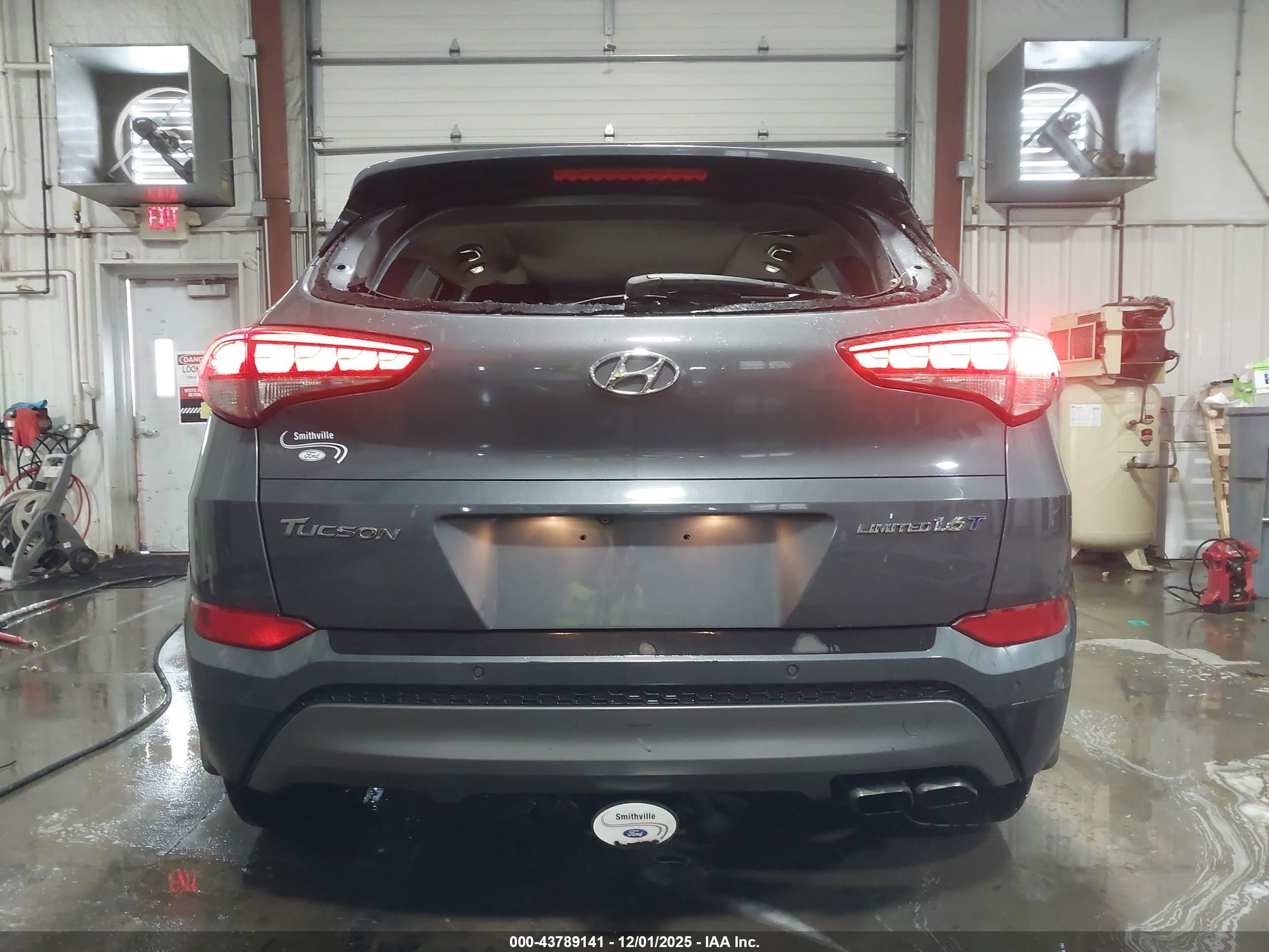 HYUNDAI TUCSON image 6