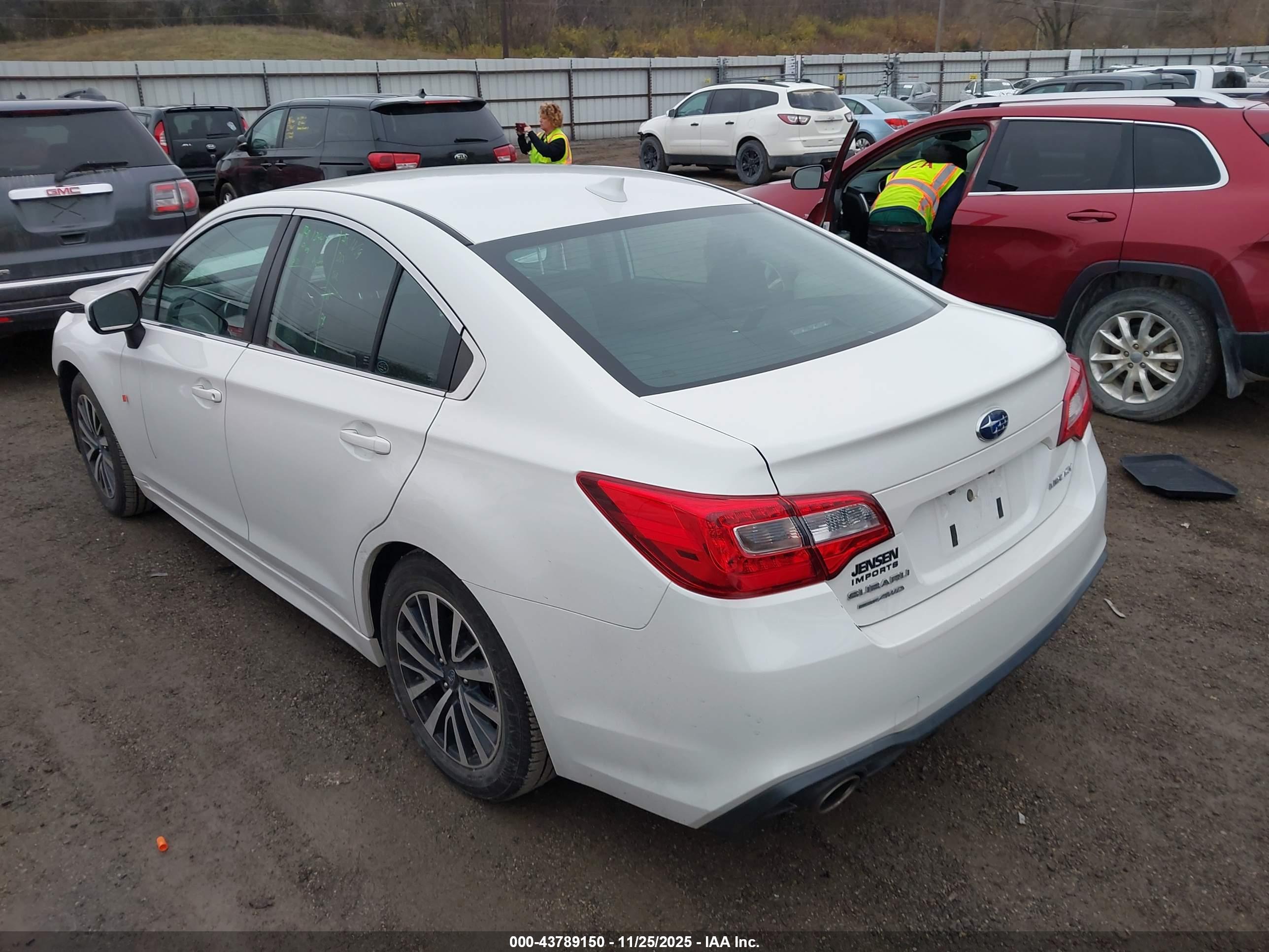 SUBARU LEGACY image 3