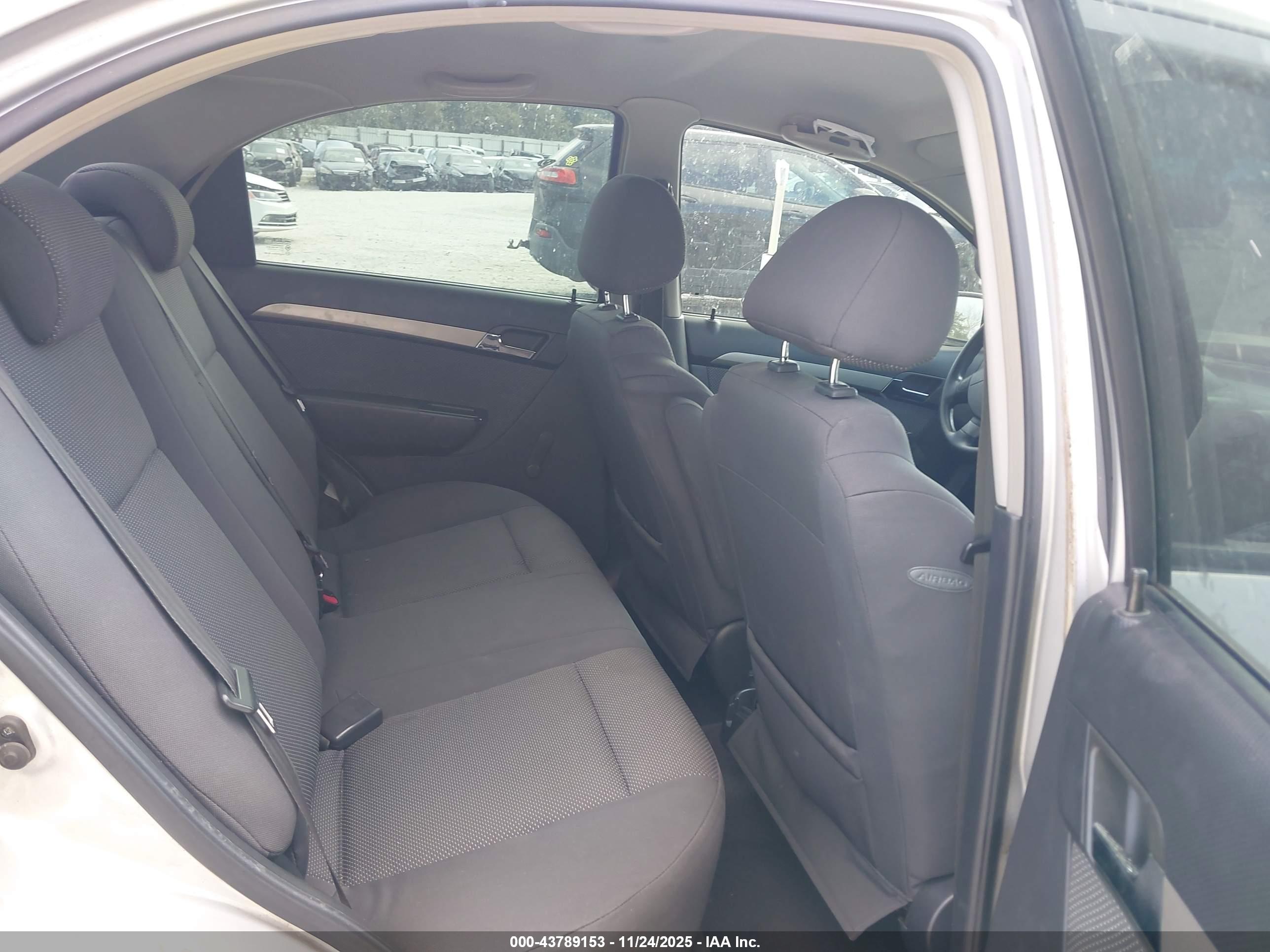 CHEVROLET AVEO image 8