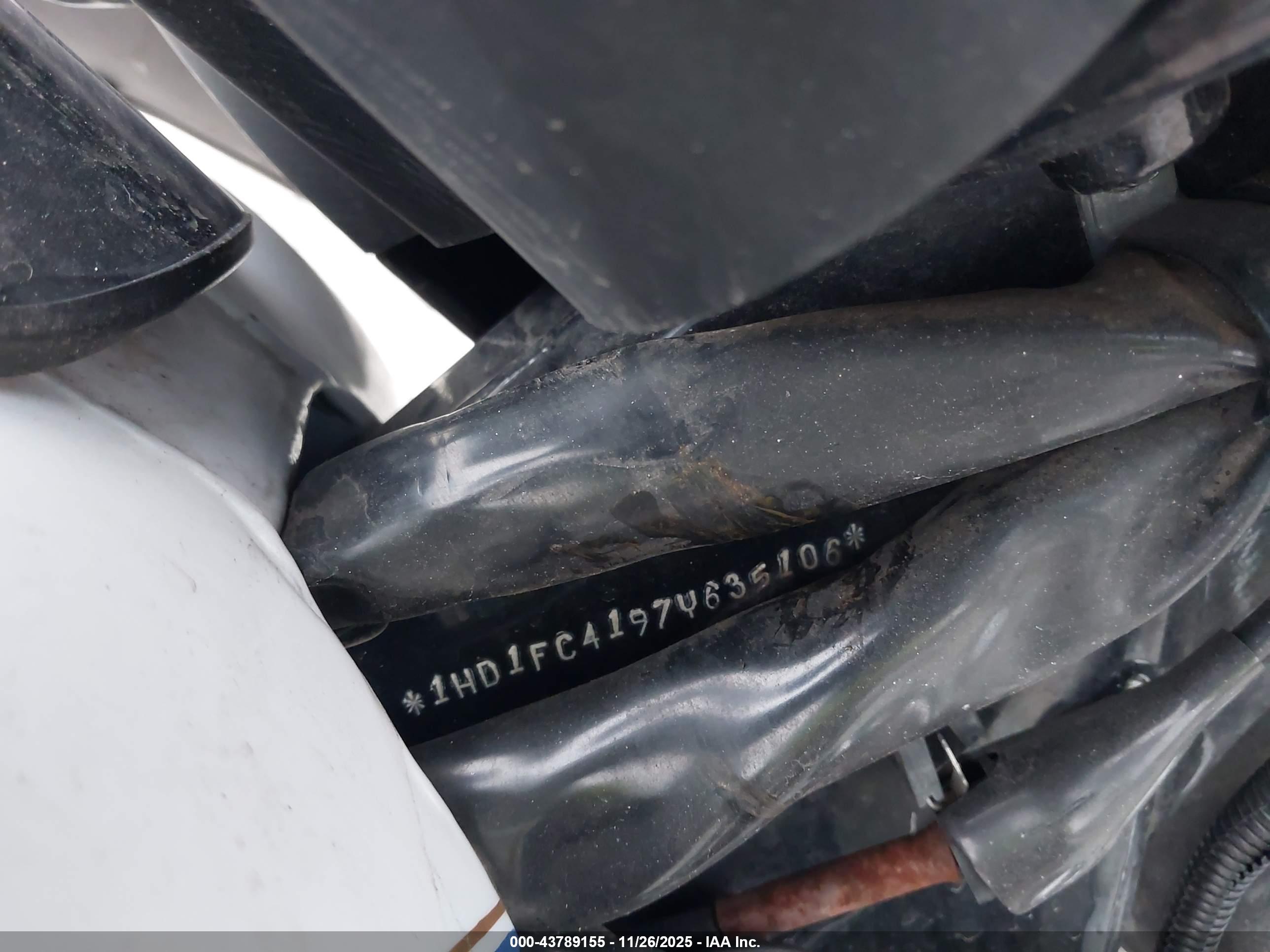HARLEY-DAVIDSON FLHTCUI image 10