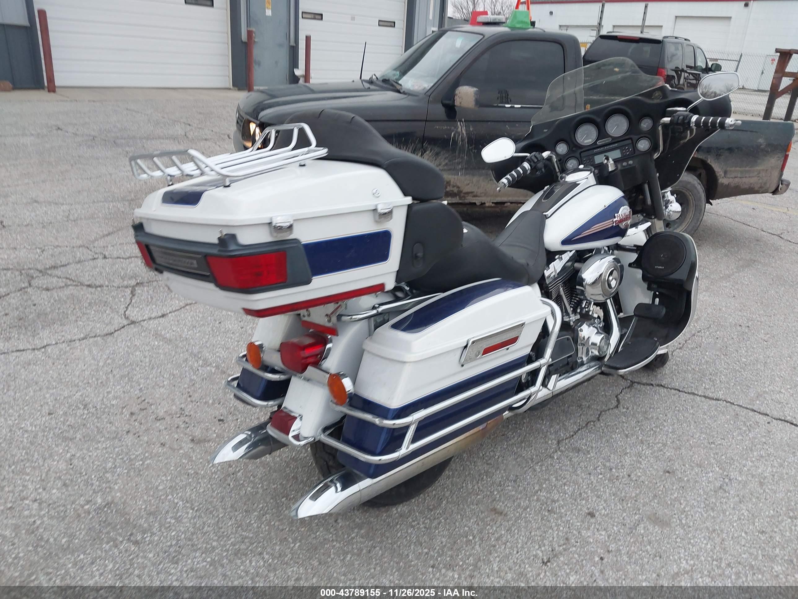 HARLEY-DAVIDSON FLHTCUI image 4