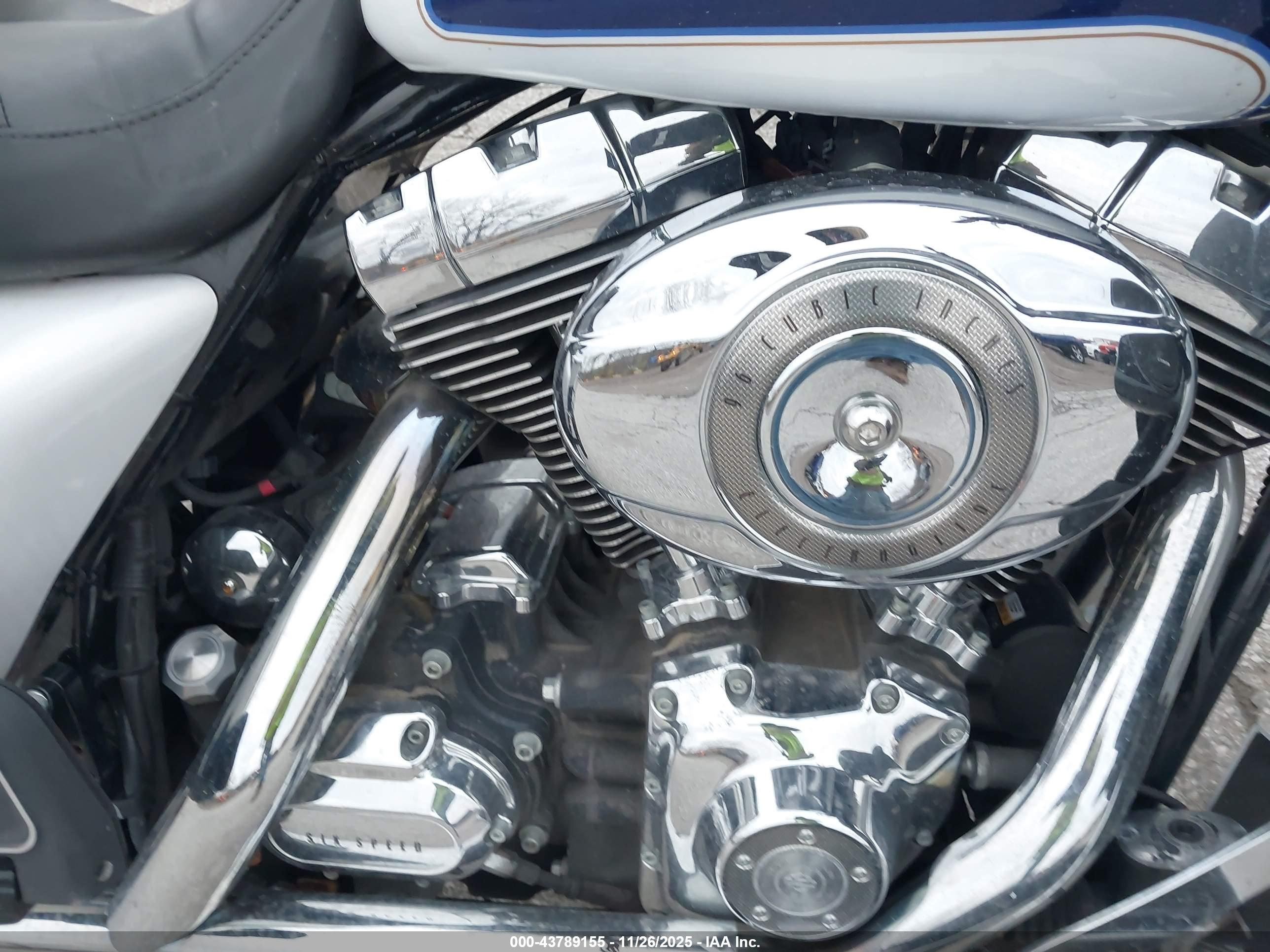 HARLEY-DAVIDSON FLHTCUI image 8