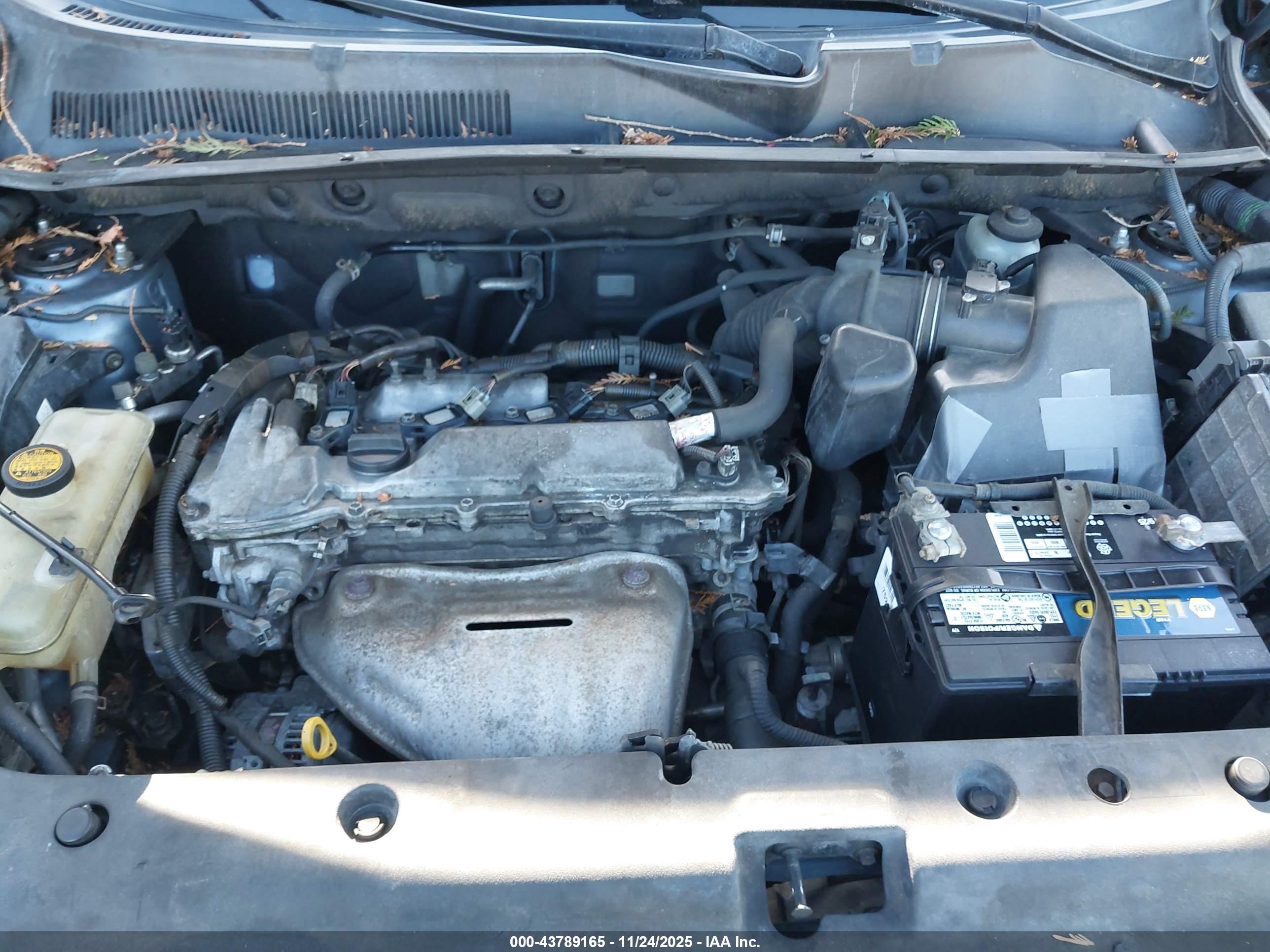 TOYOTA RAV4 image 10