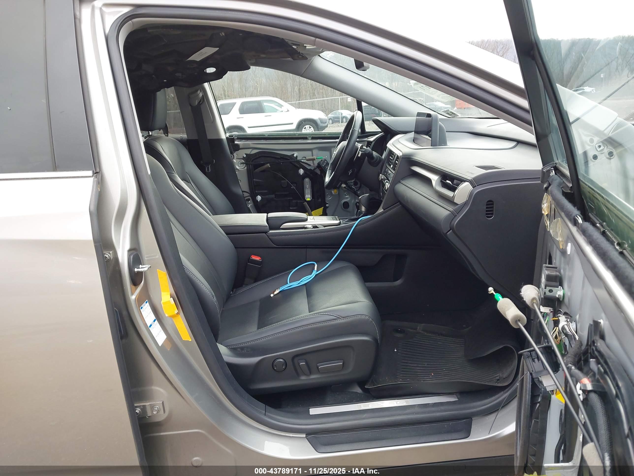 LEXUS RX image 5