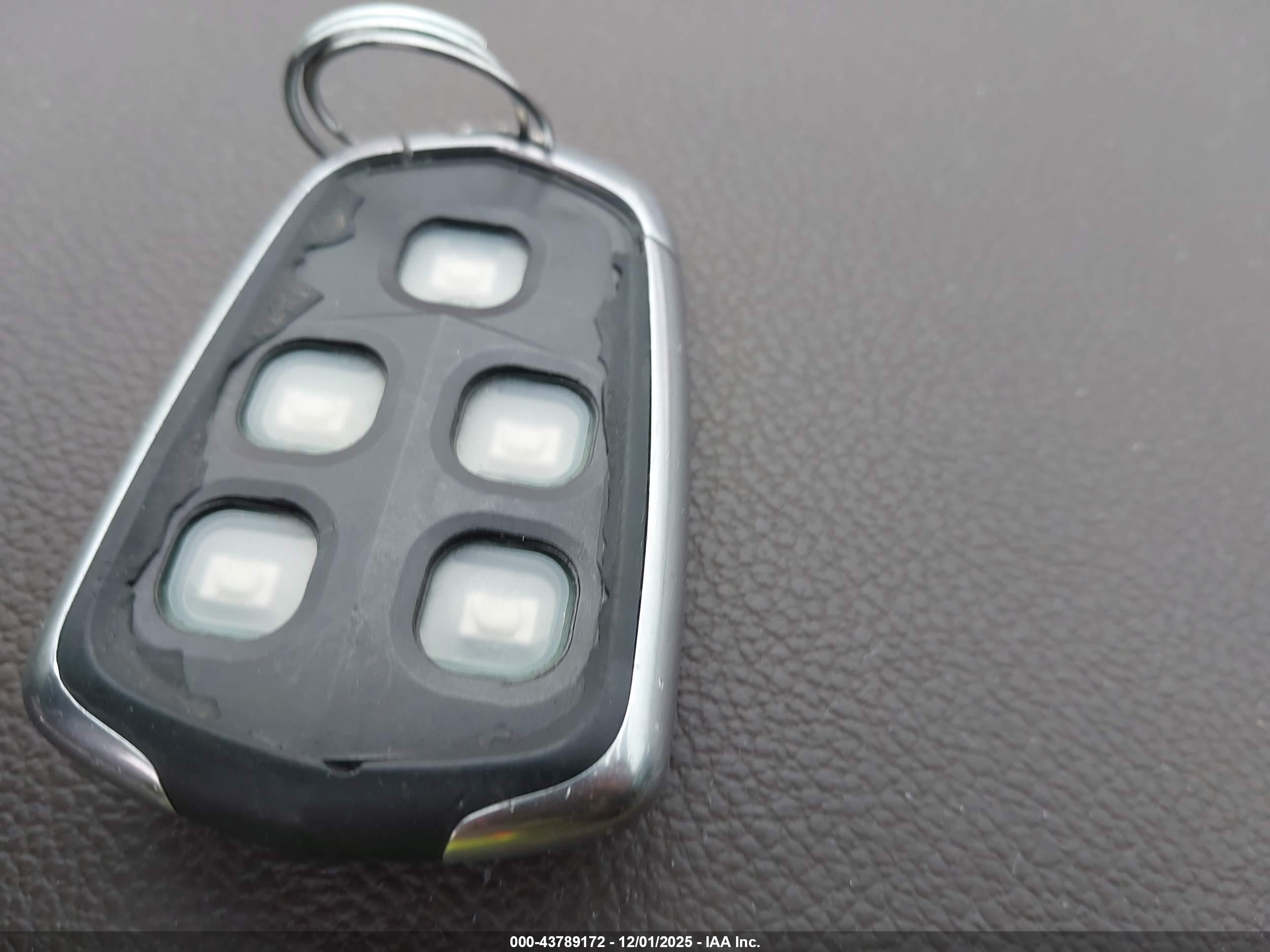 CADILLAC SRX image 11