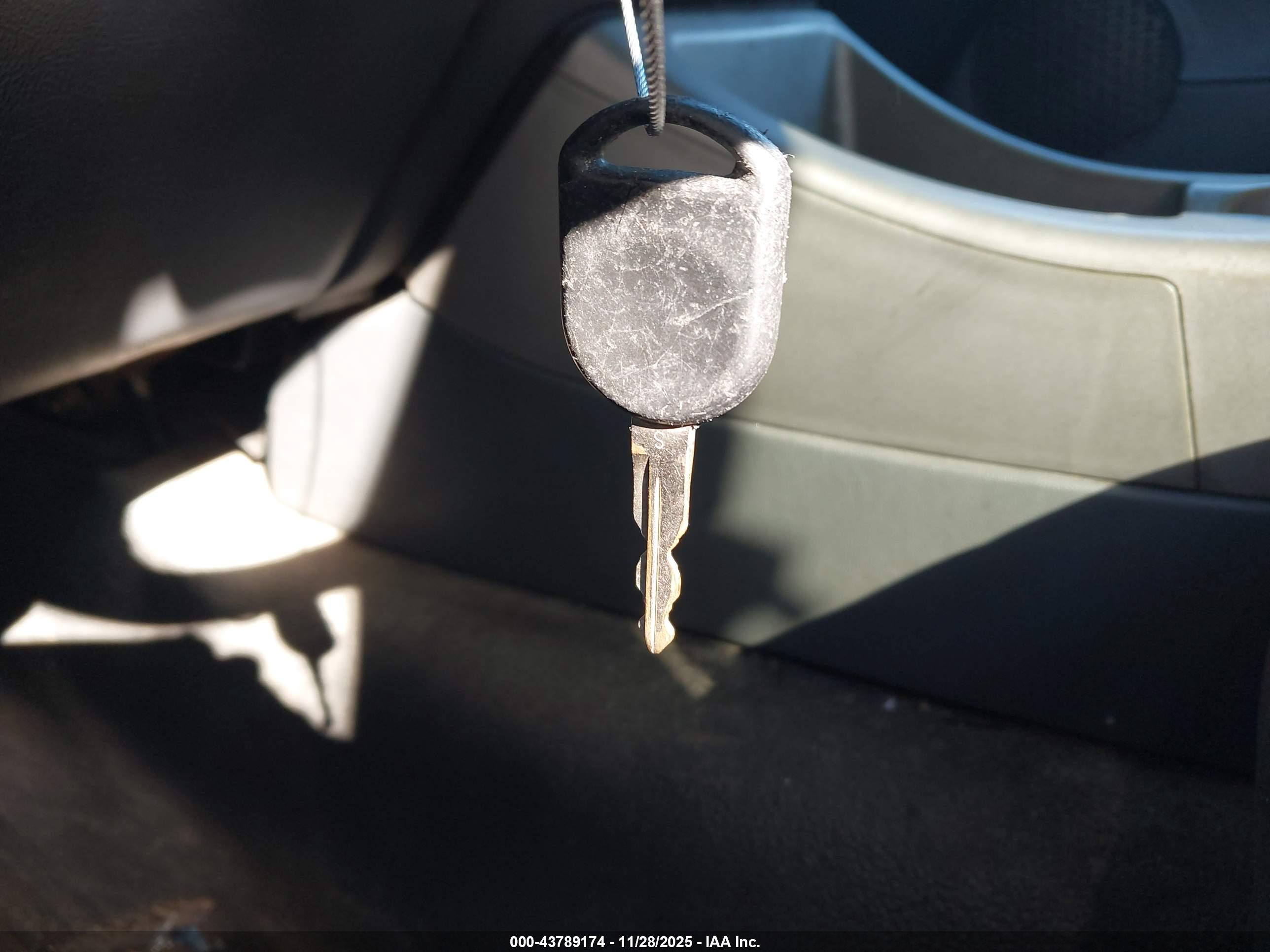 FORD EXPLORER image 11