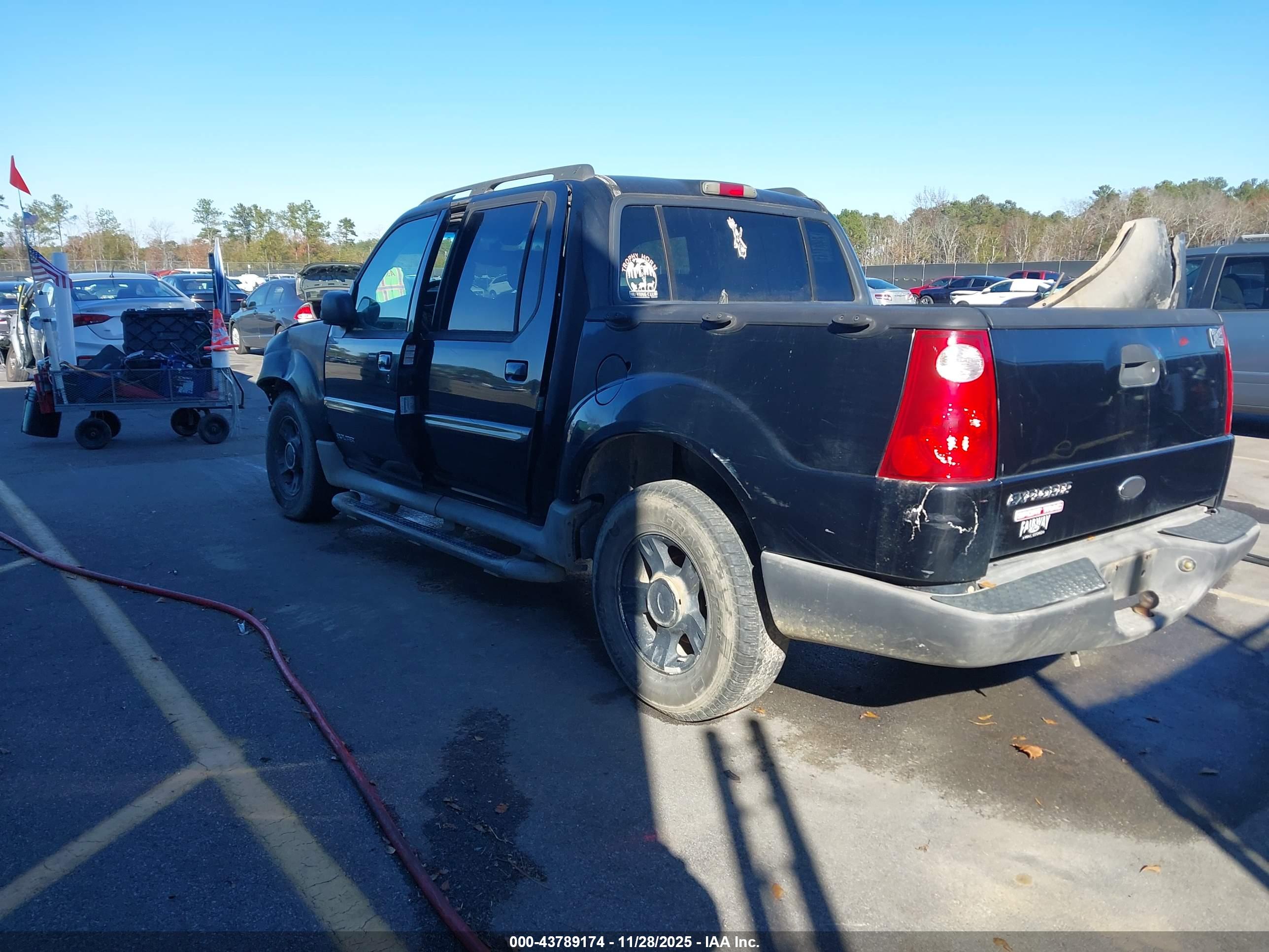 FORD EXPLORER image 3