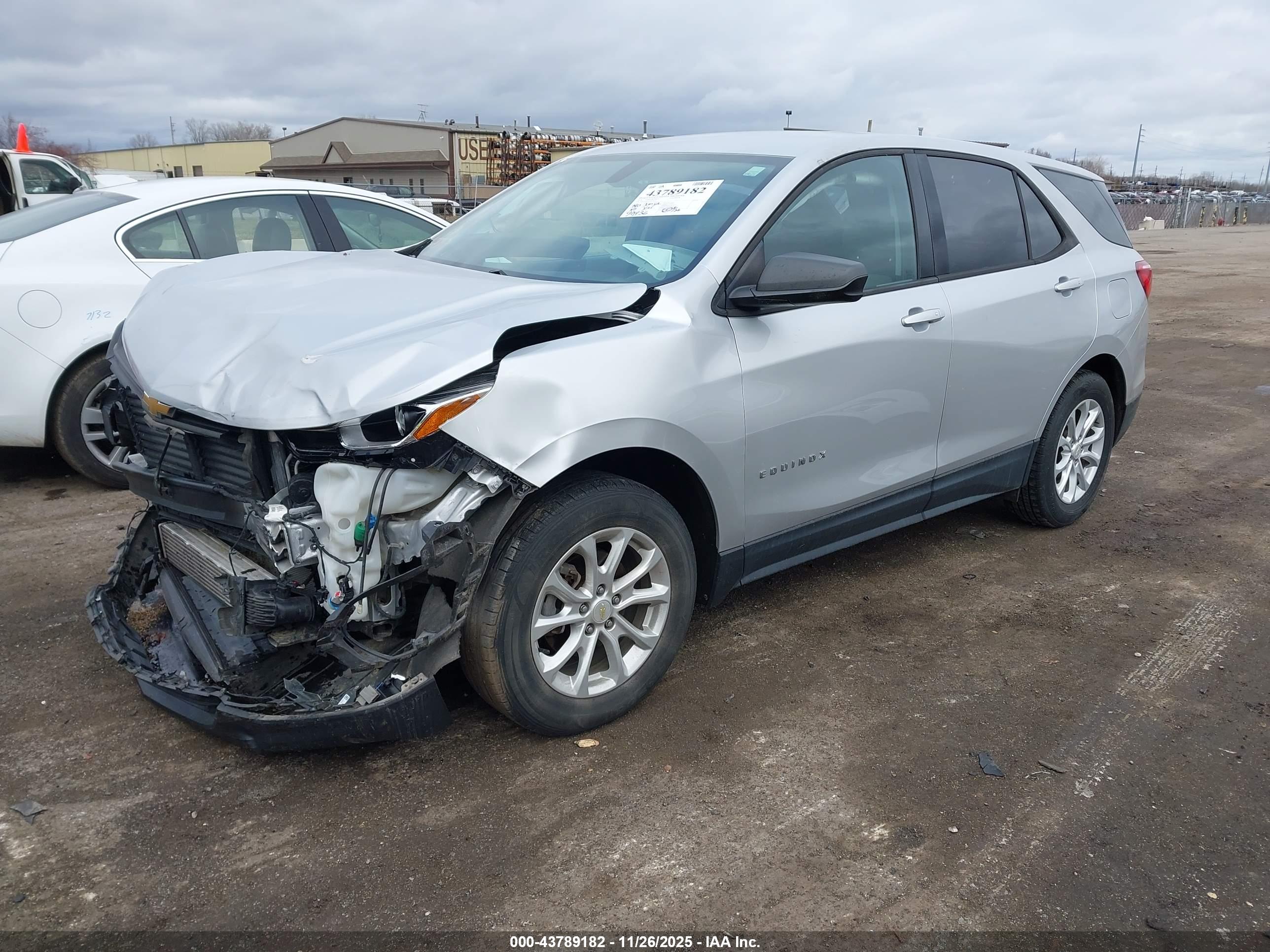 CHEVROLET EQUINOX image 2