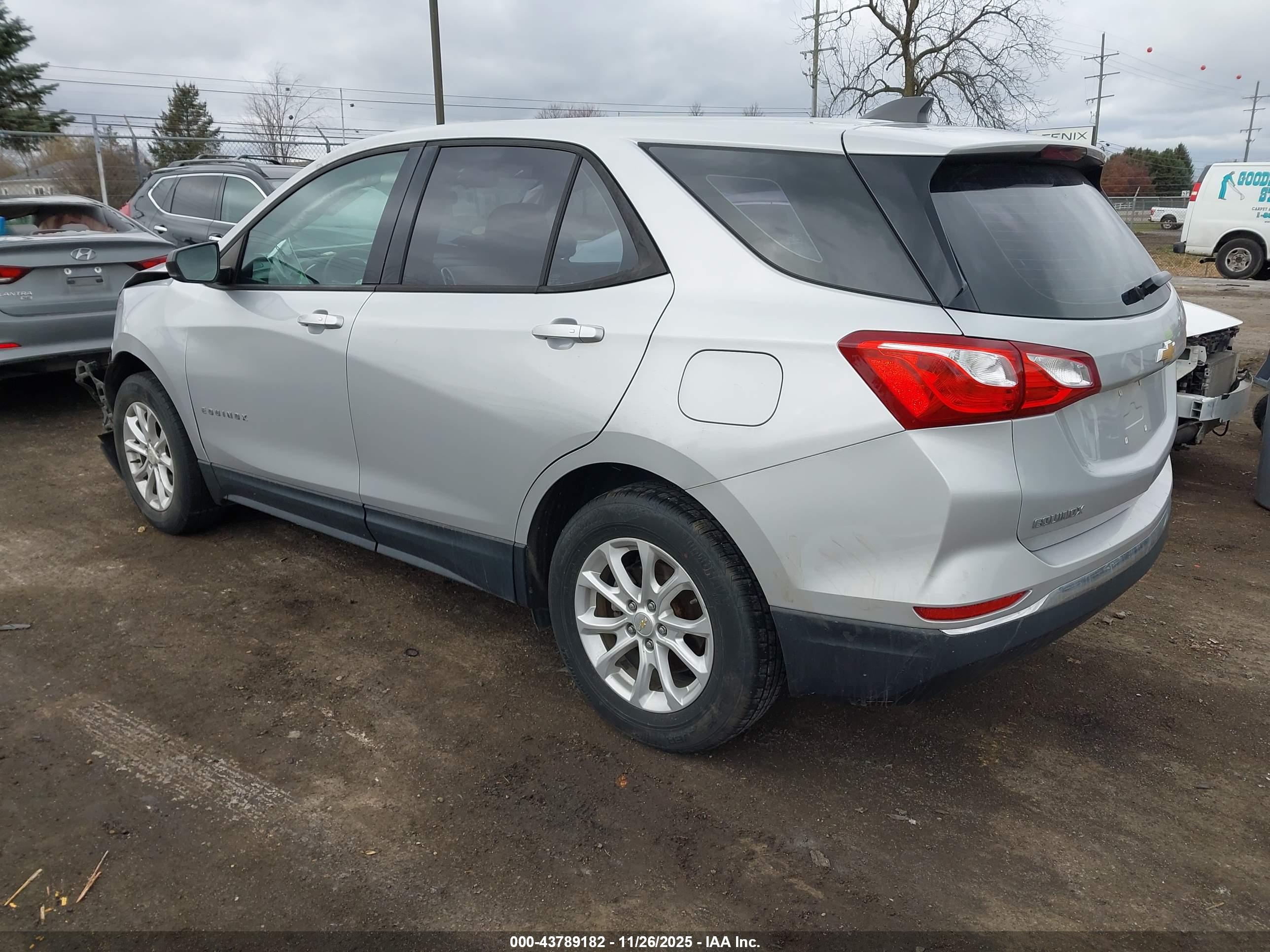 CHEVROLET EQUINOX image 3