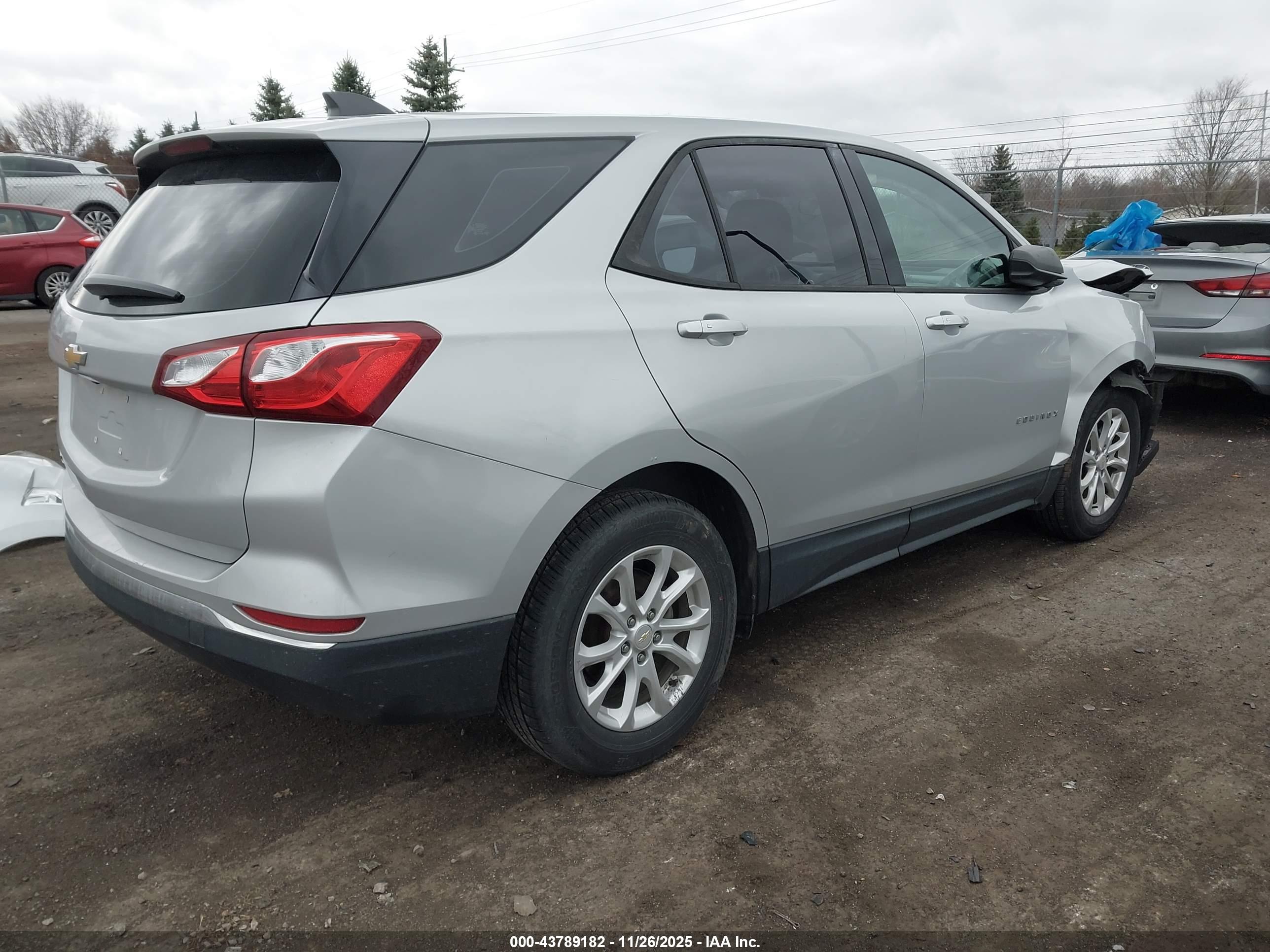 CHEVROLET EQUINOX image 4