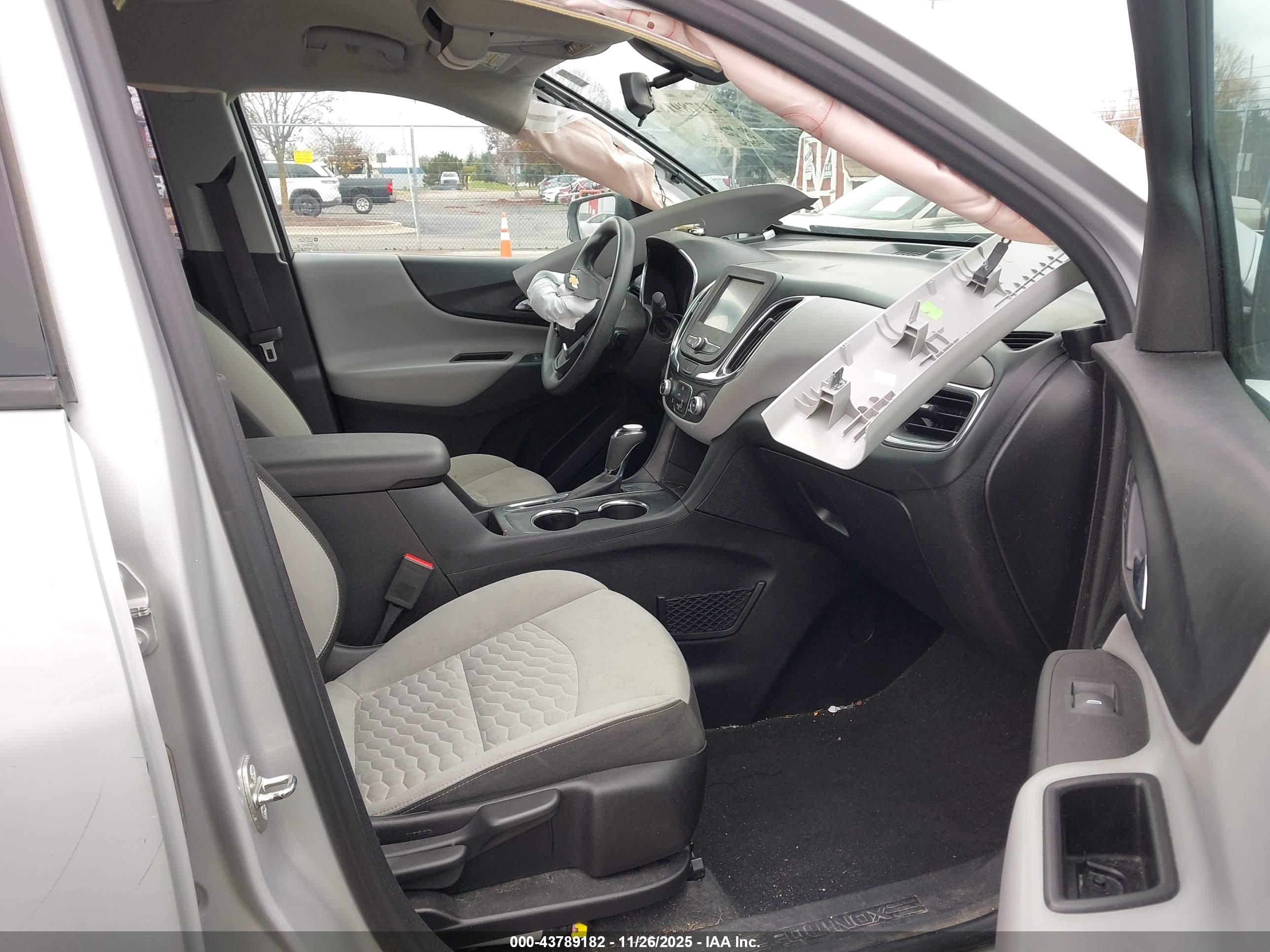 CHEVROLET EQUINOX image 5