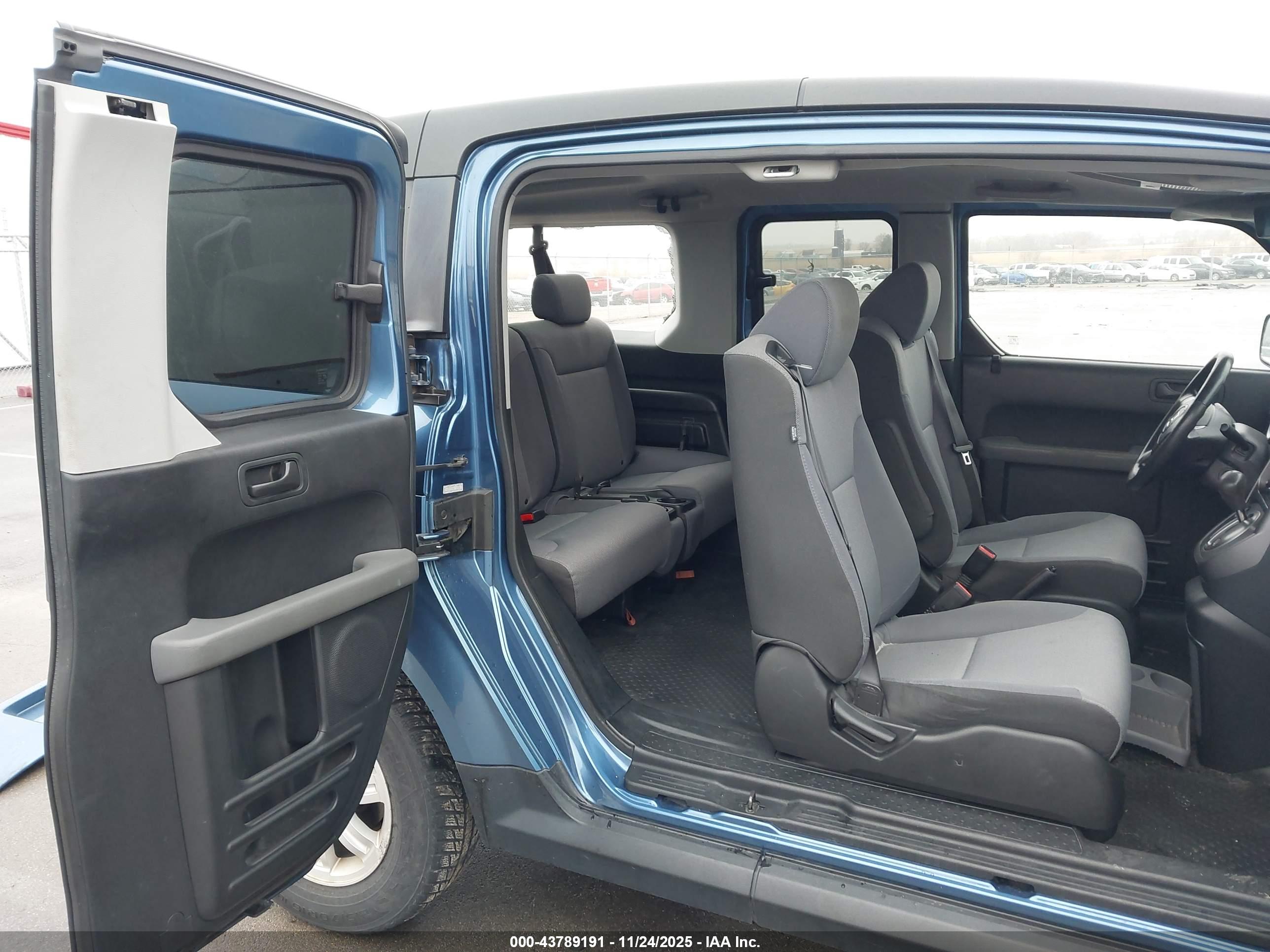 HONDA ELEMENT image 8