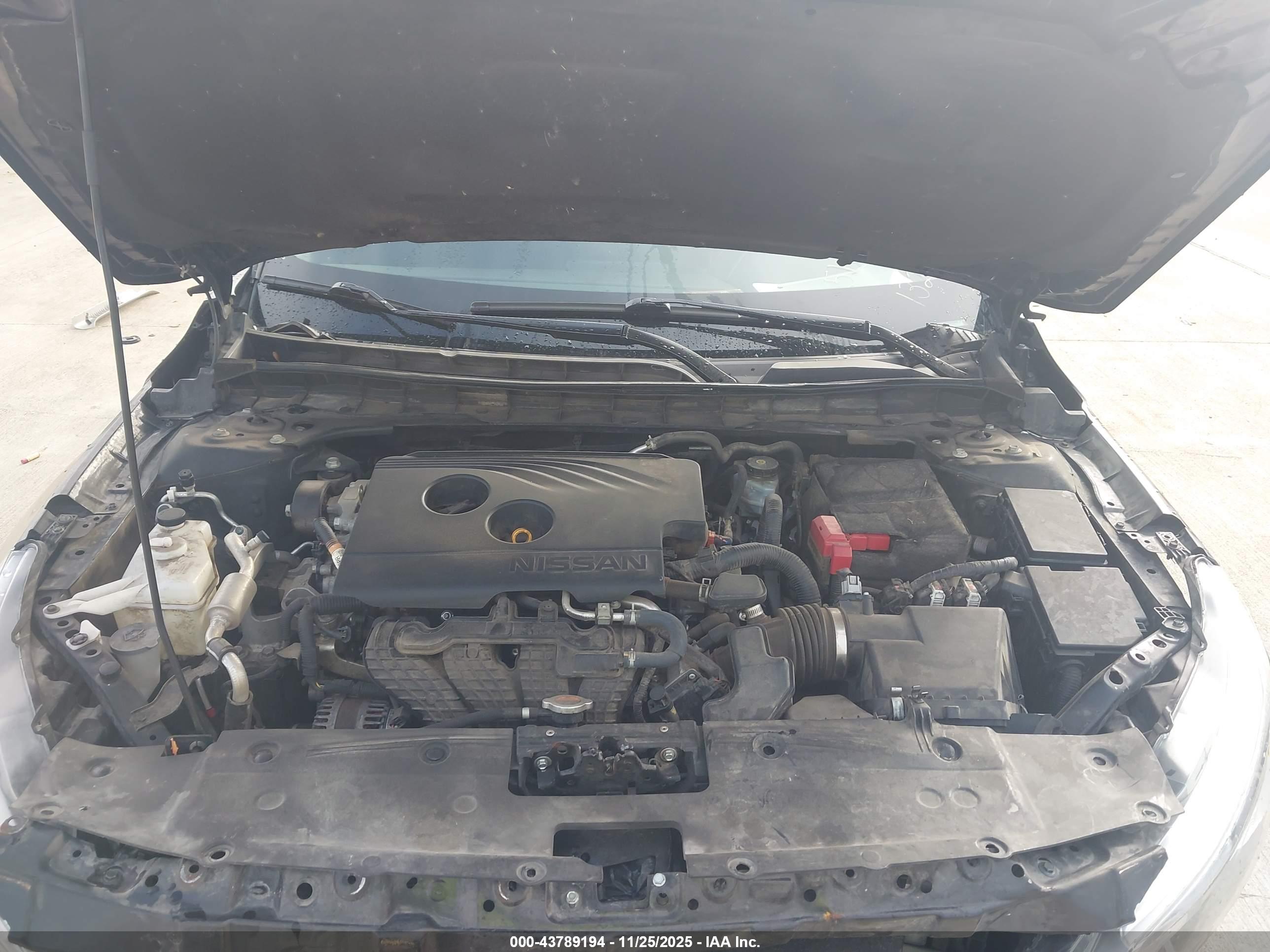 NISSAN ALTIMA image 10