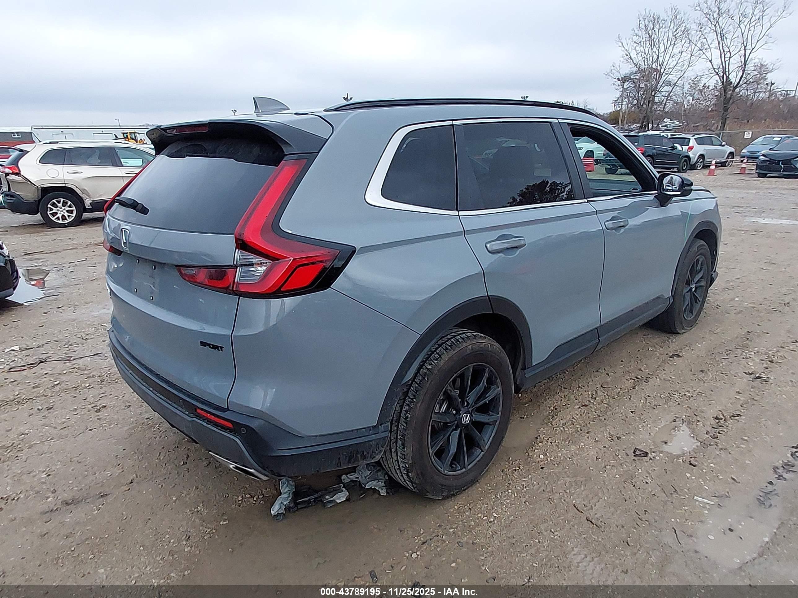 HONDA CR-V image 4