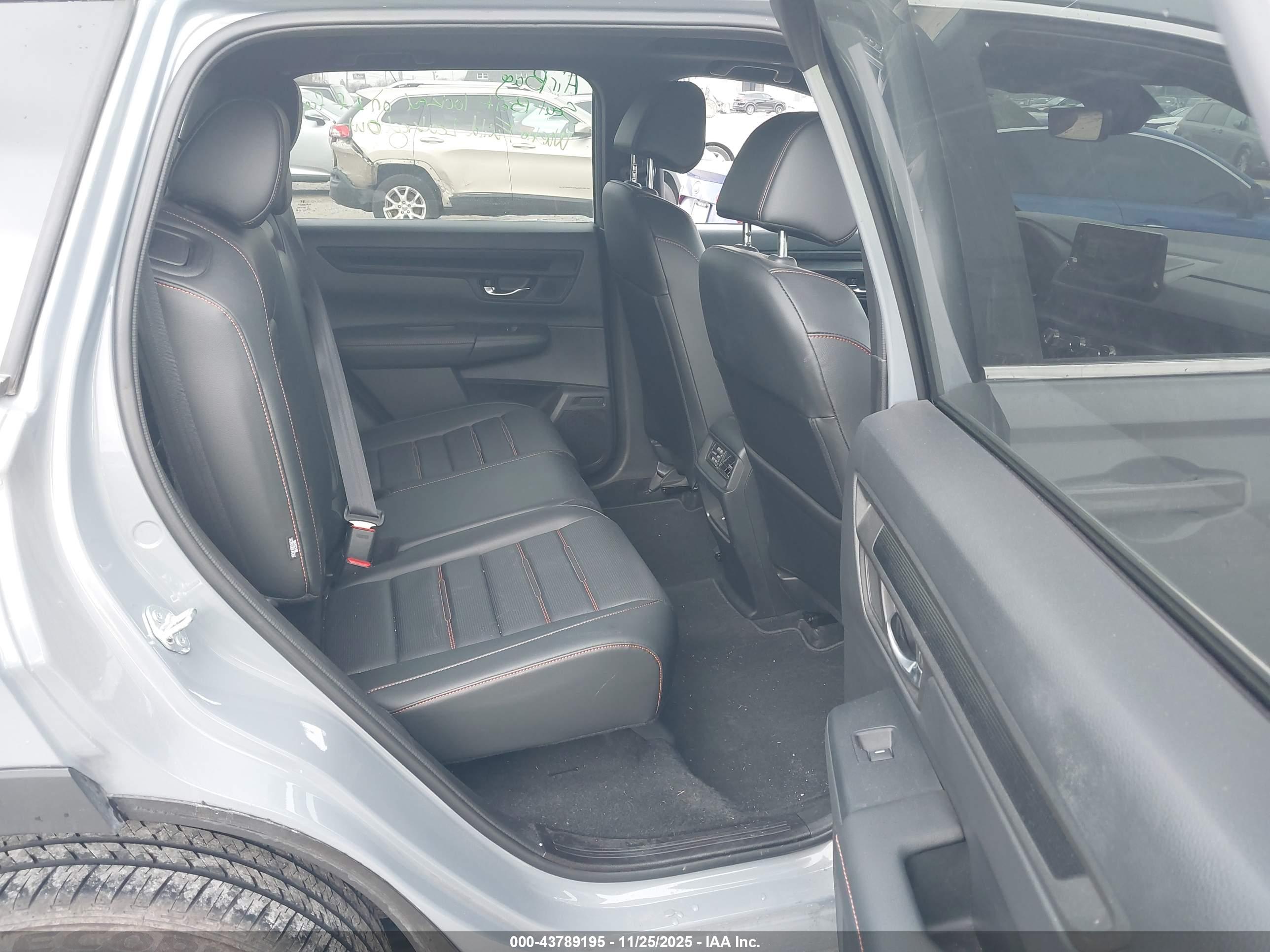 HONDA CR-V image 8