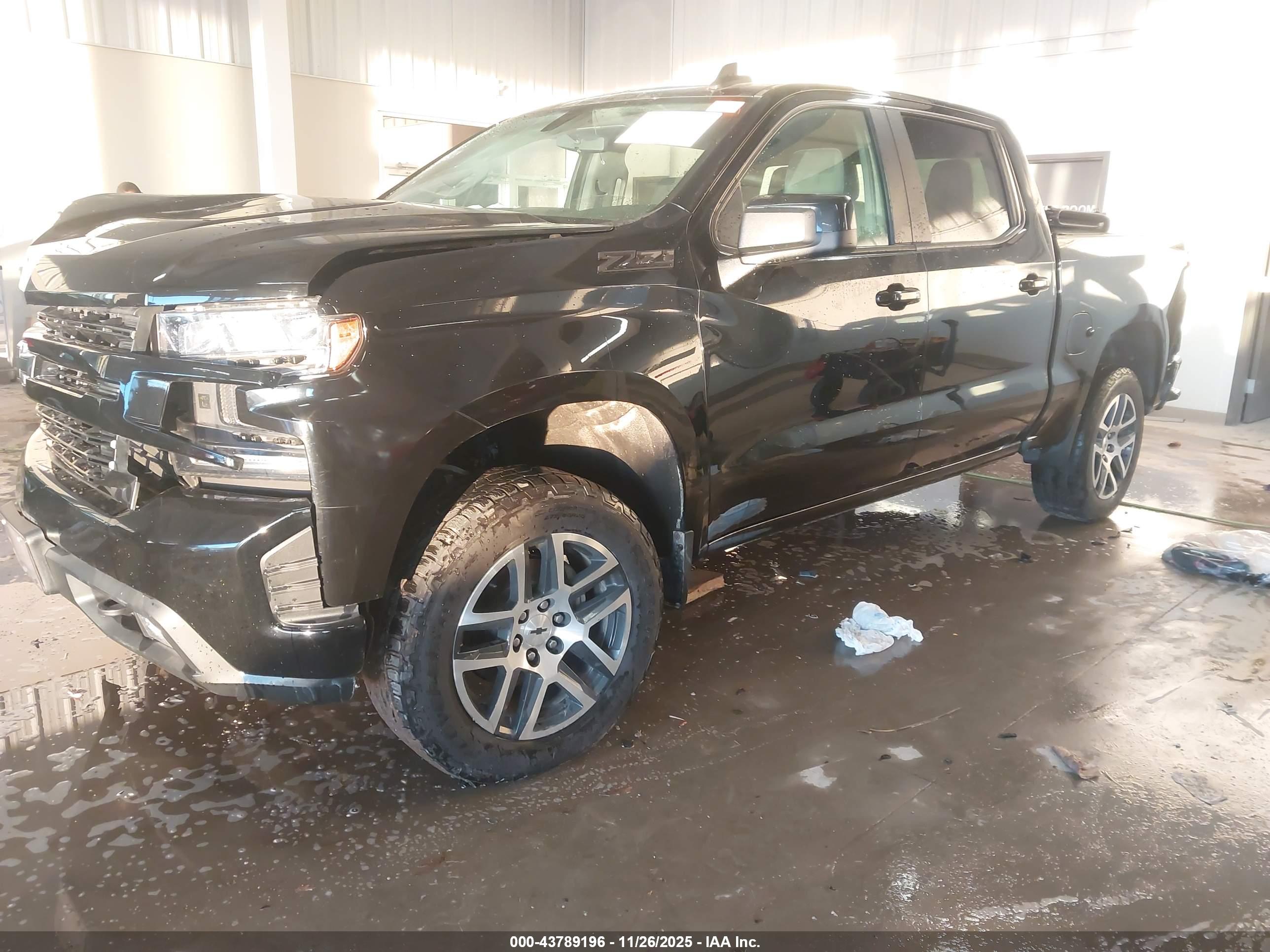CHEVROLET SILVERADO image 2