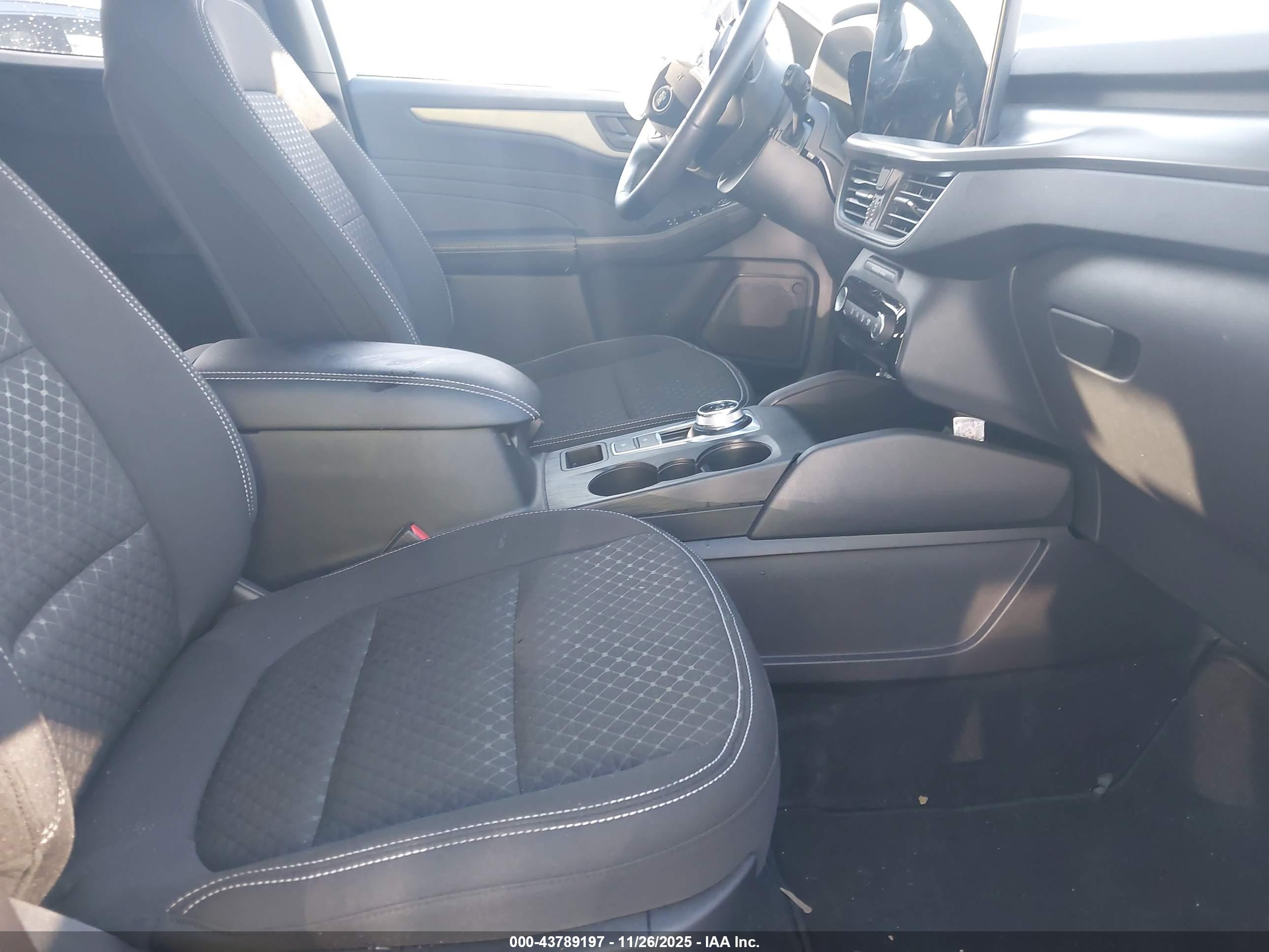 FORD ESCAPE image 5