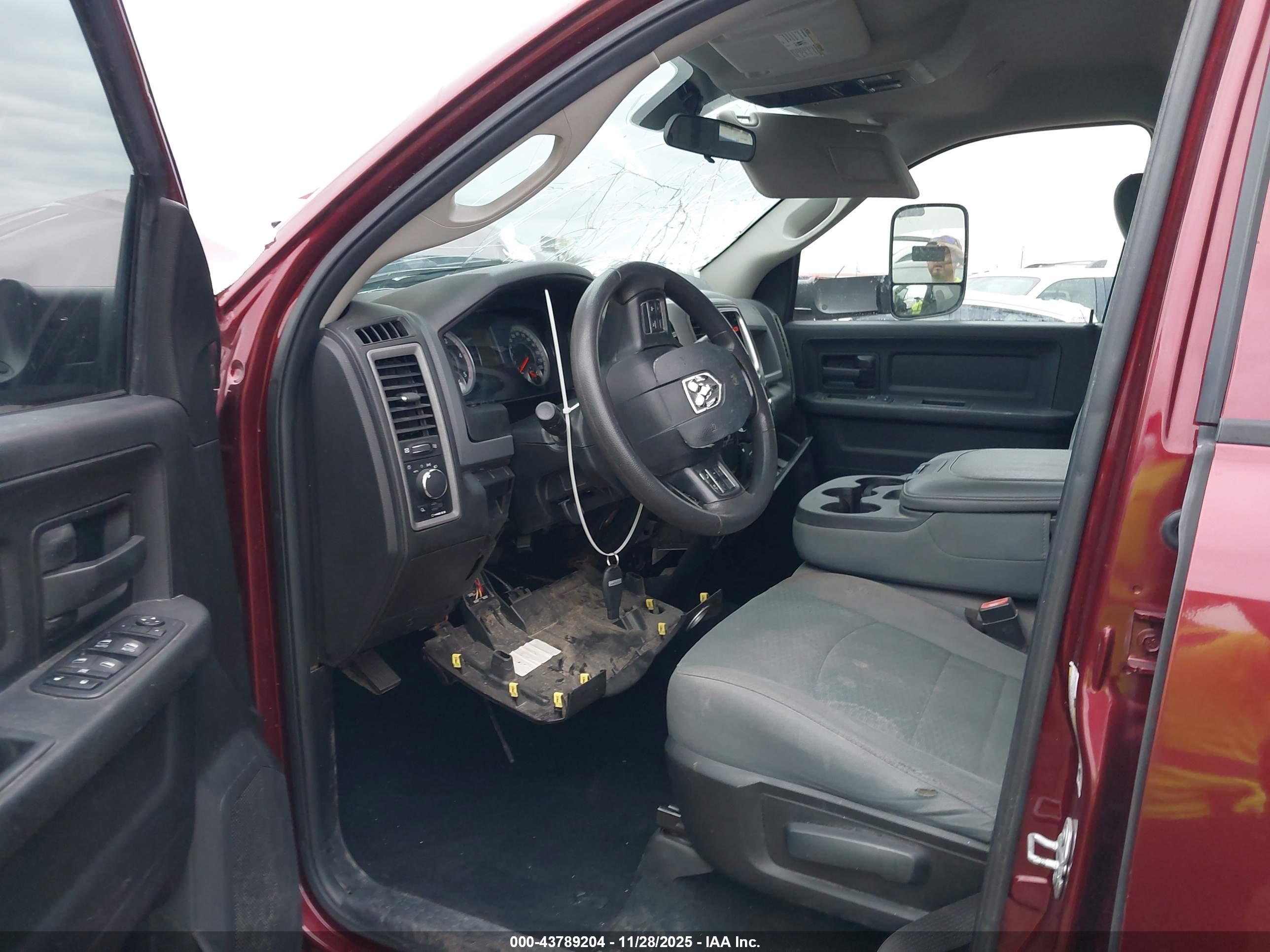 RAM 3500 image 8