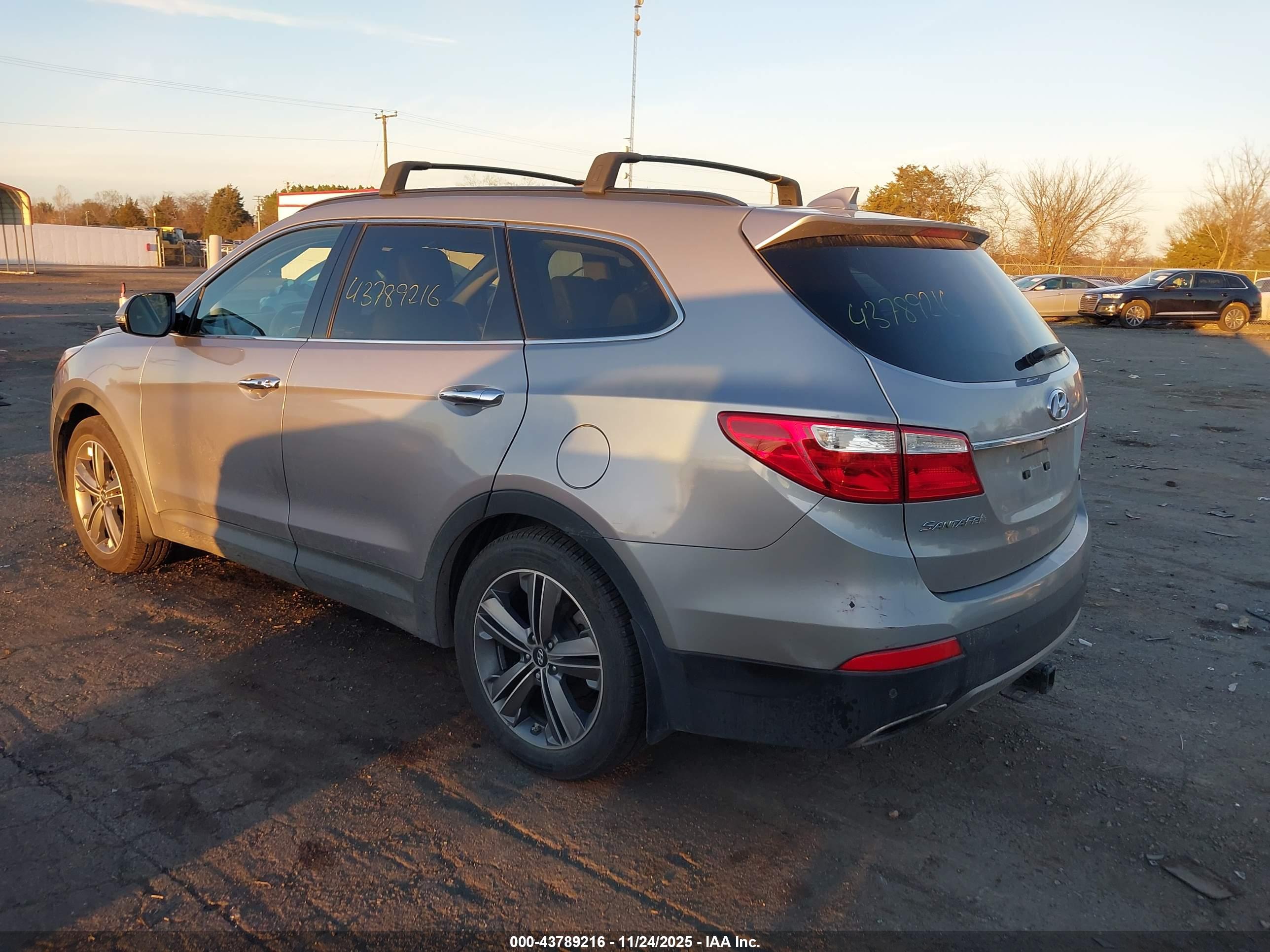 HYUNDAI SANTA image 3