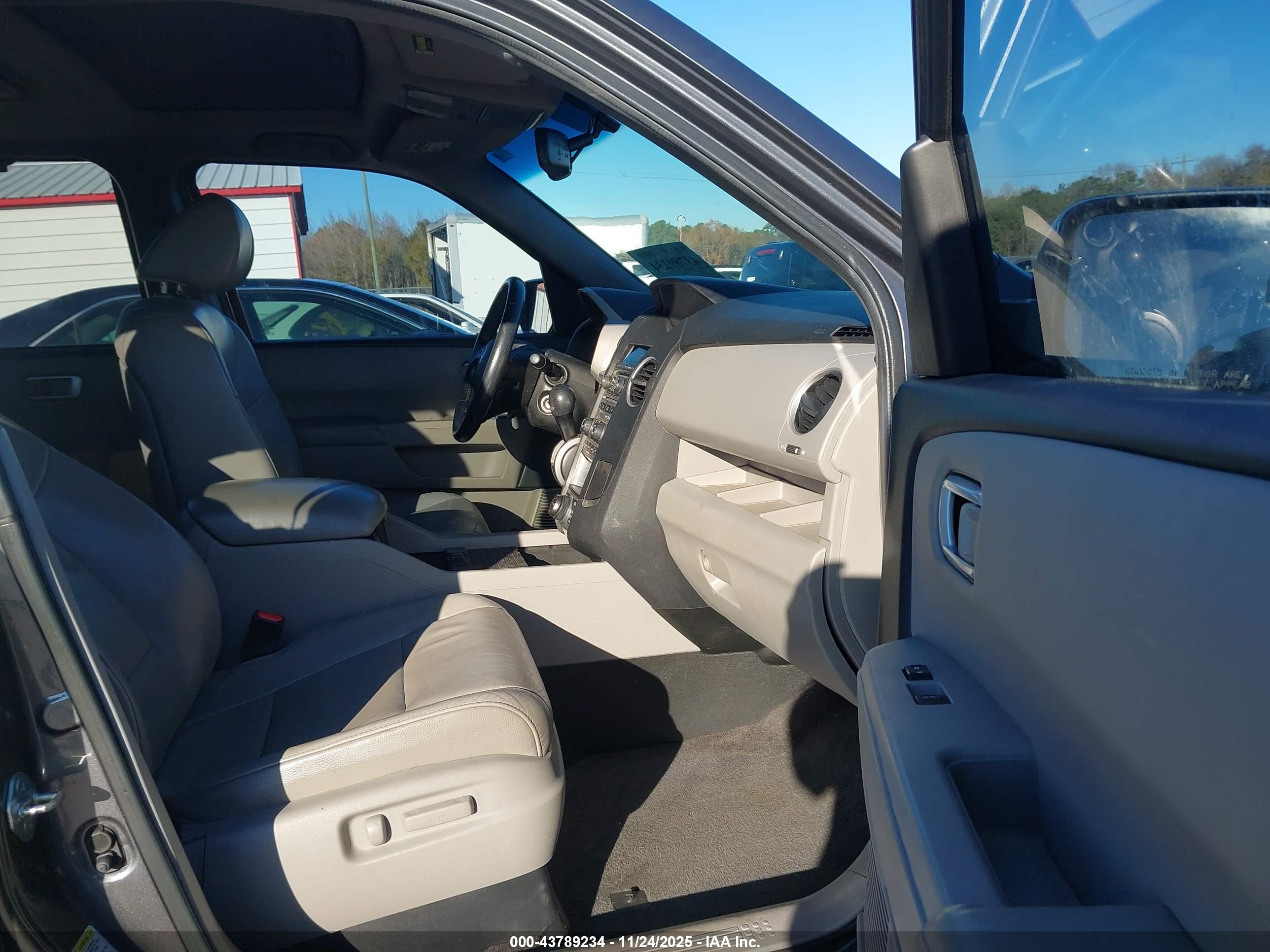 HONDA PILOT image 5