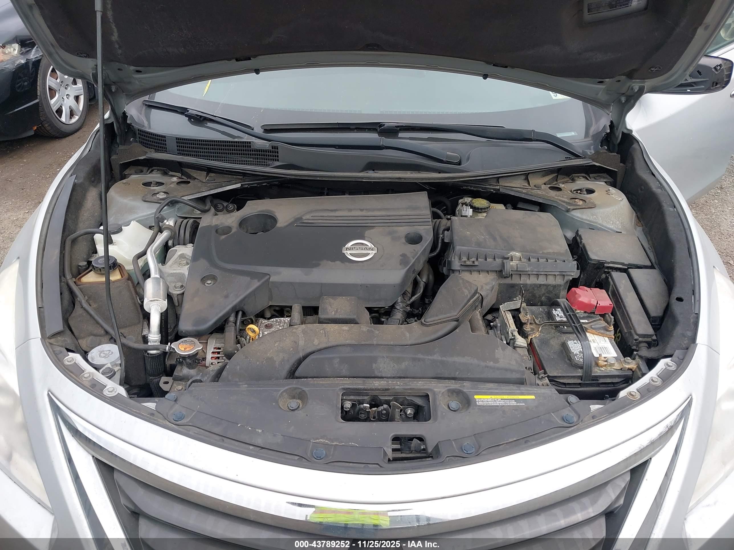NISSAN ALTIMA image 10