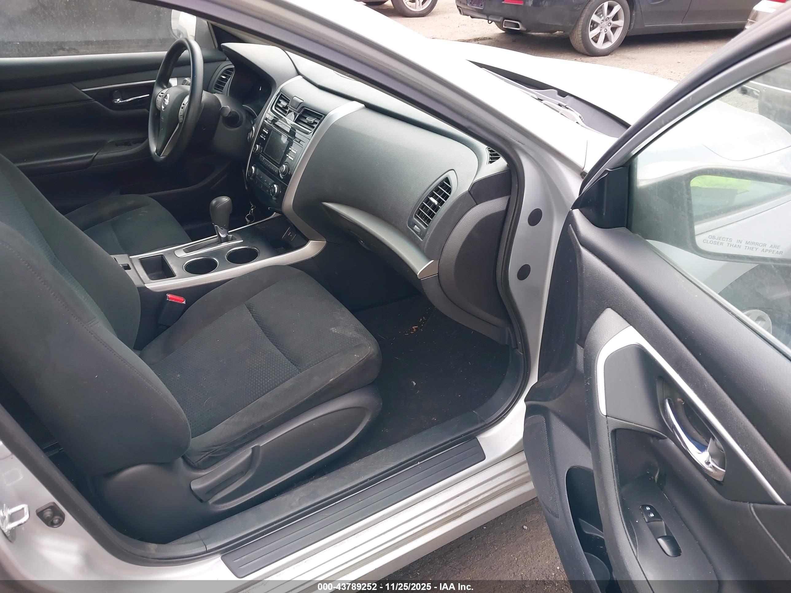 NISSAN ALTIMA image 5