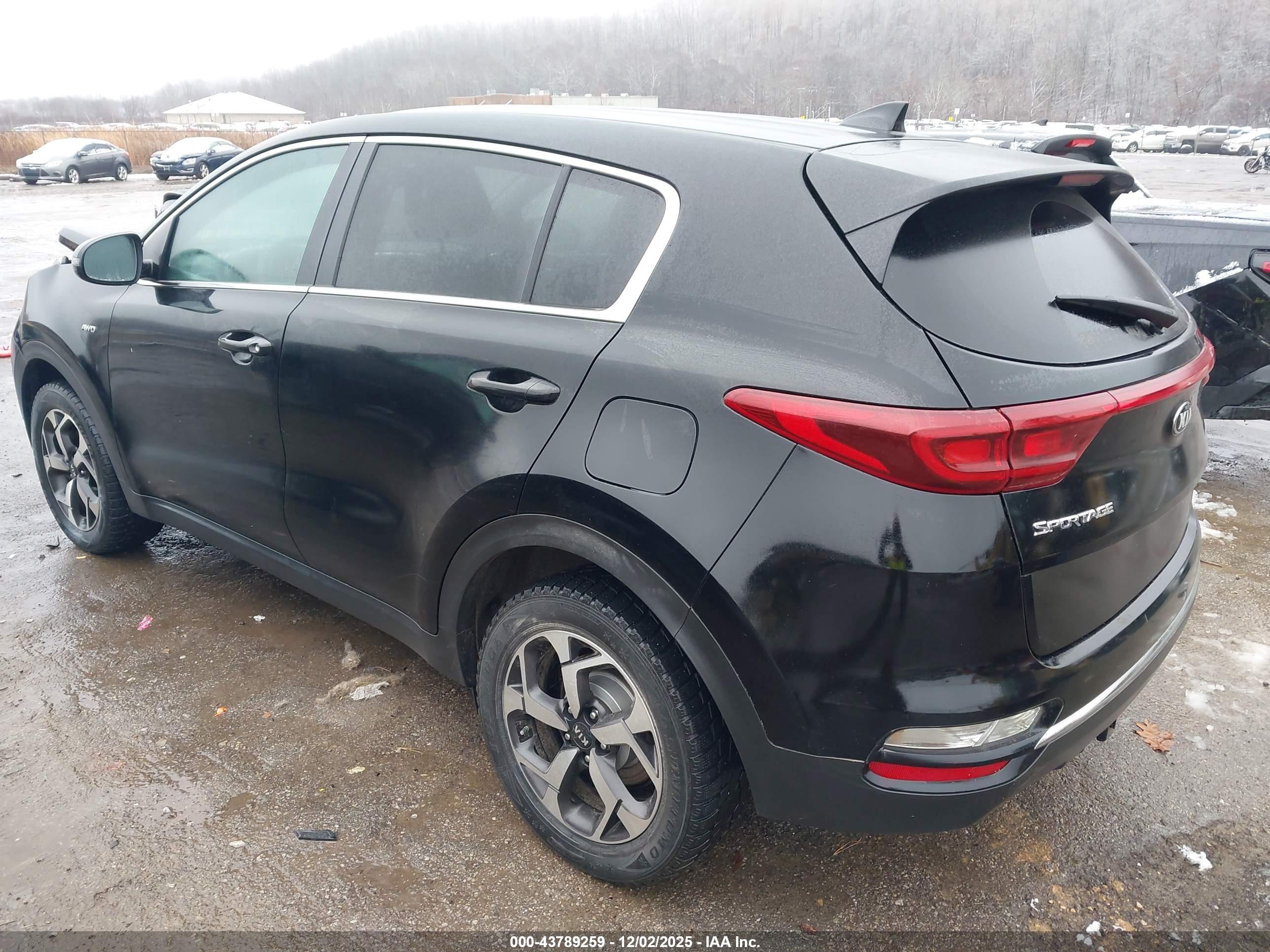 KIA SPORTAGE image 3