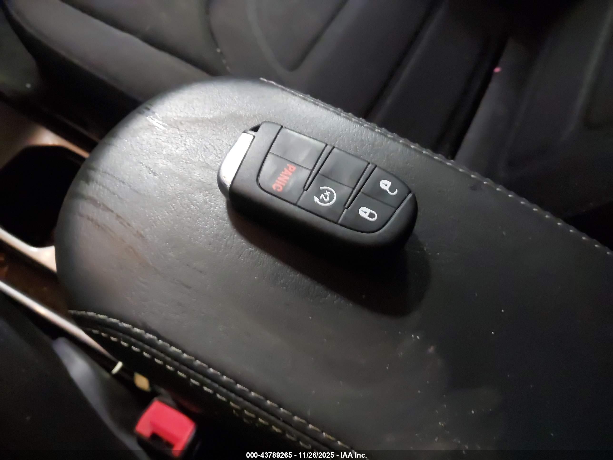 JEEP RENEGADE image 11