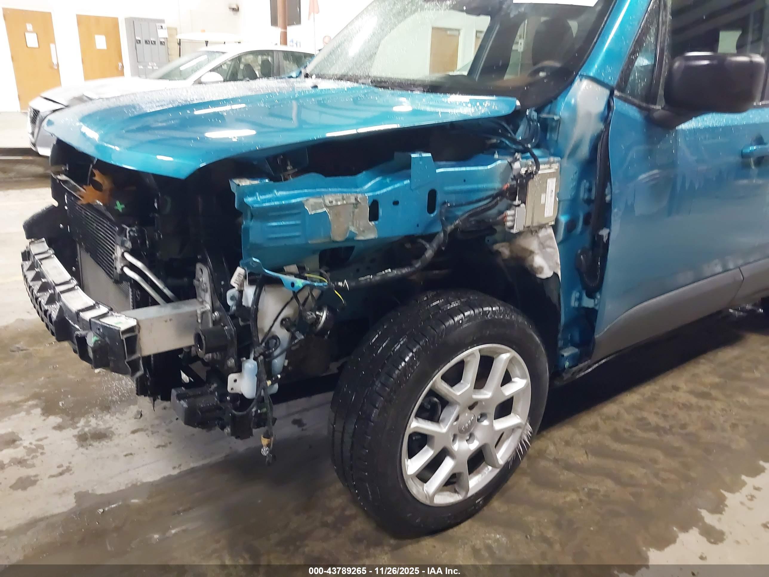 JEEP RENEGADE image 6