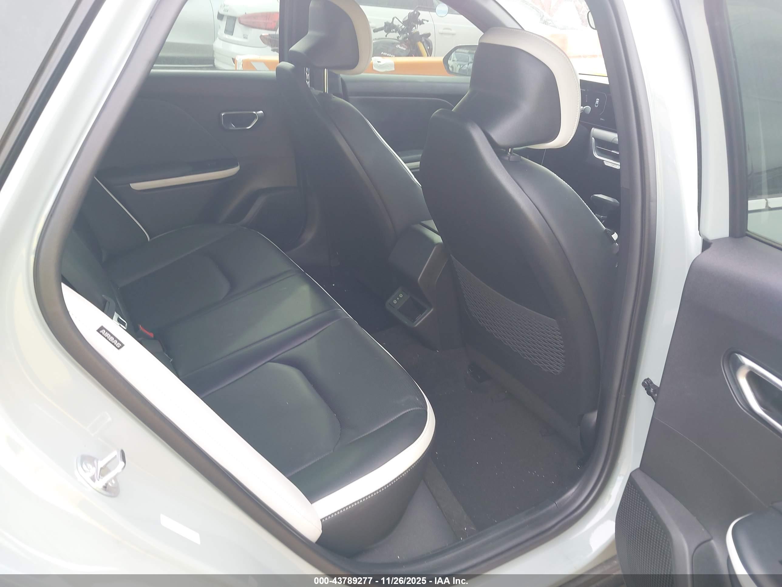 KIA K4 image 8