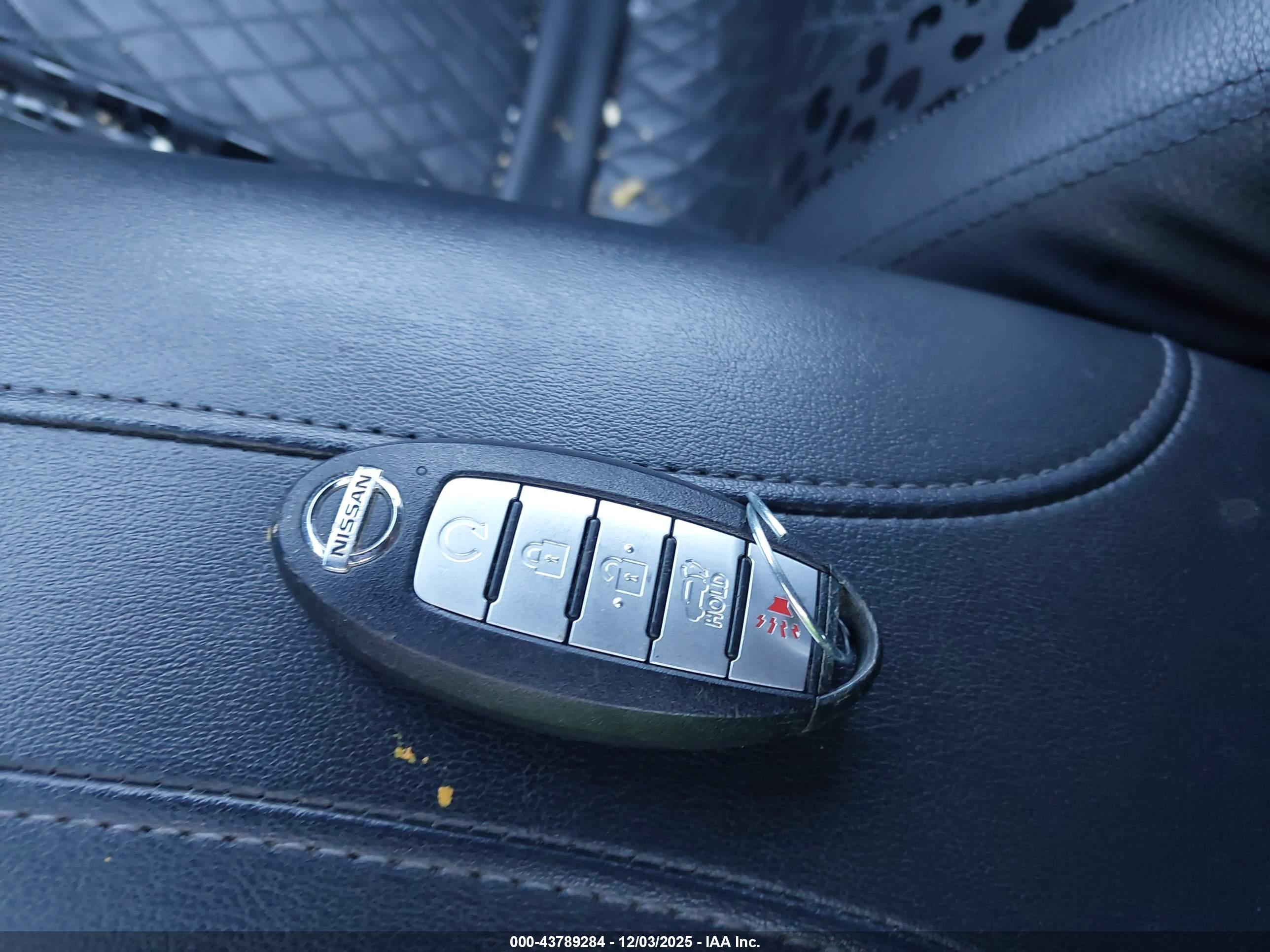 NISSAN ROGUE image 11