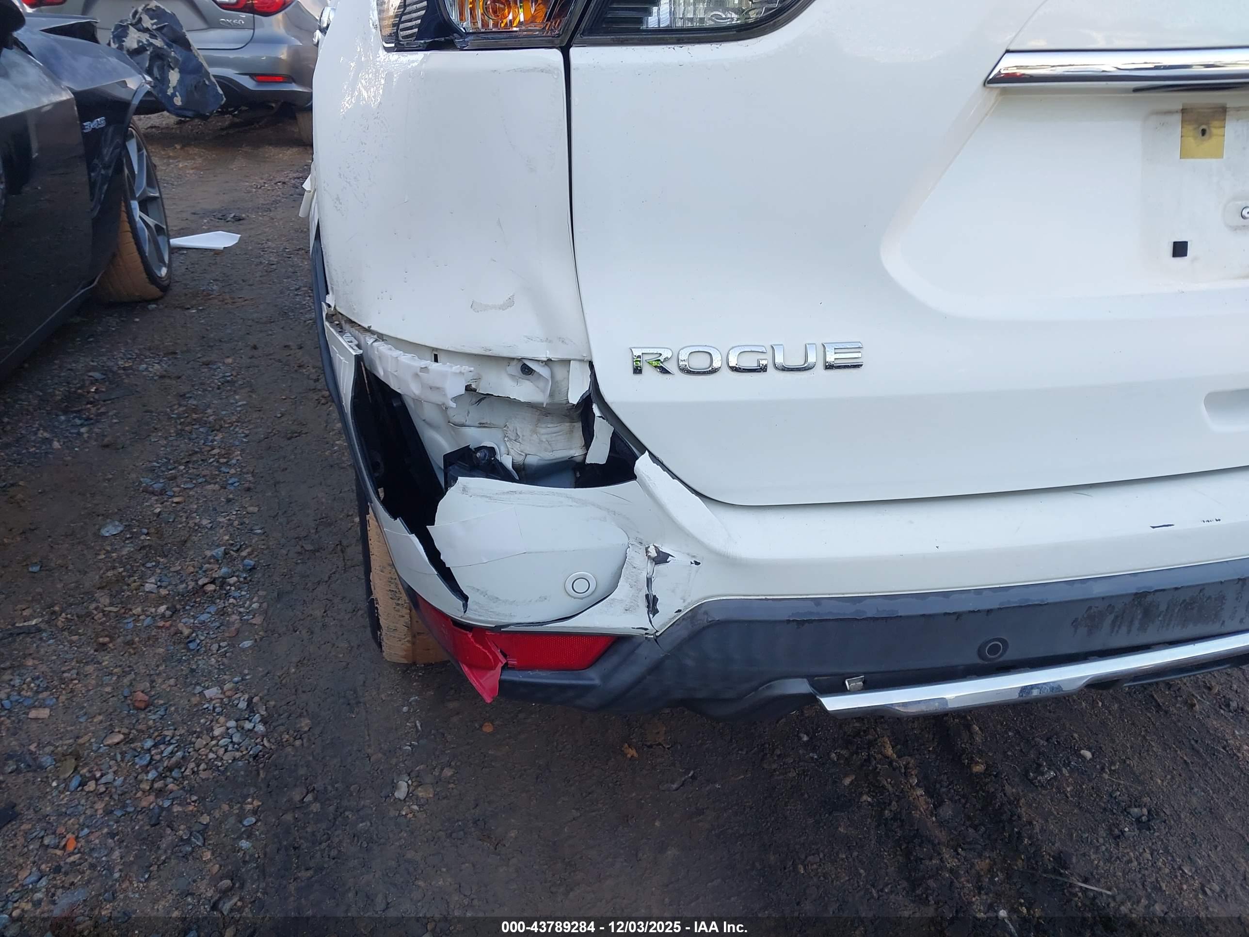 NISSAN ROGUE image 6