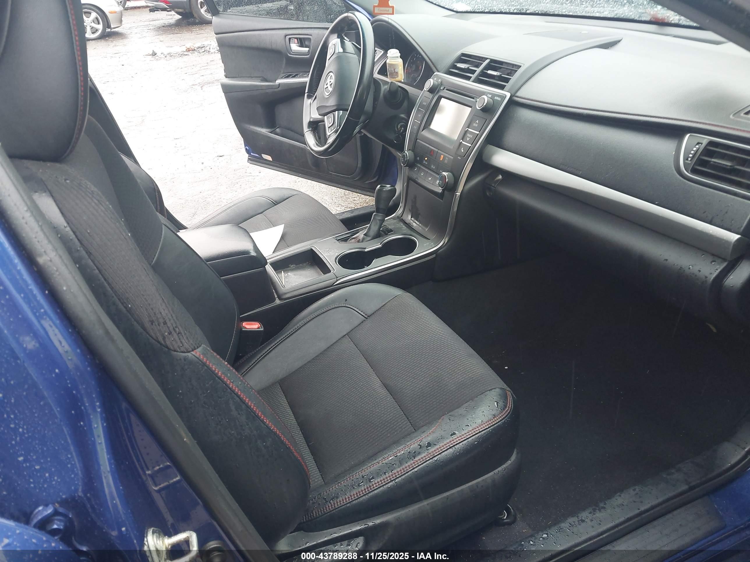 TOYOTA CAMRY image 5