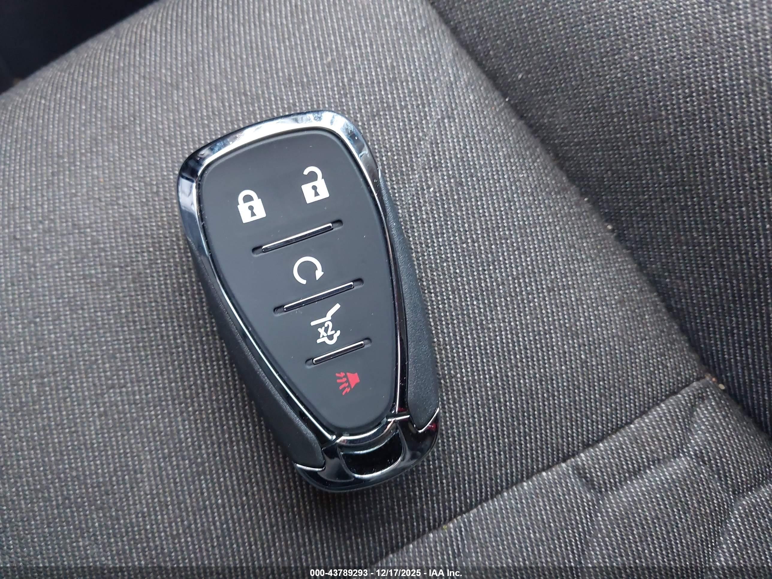 CHEVROLET EQUINOX image 11