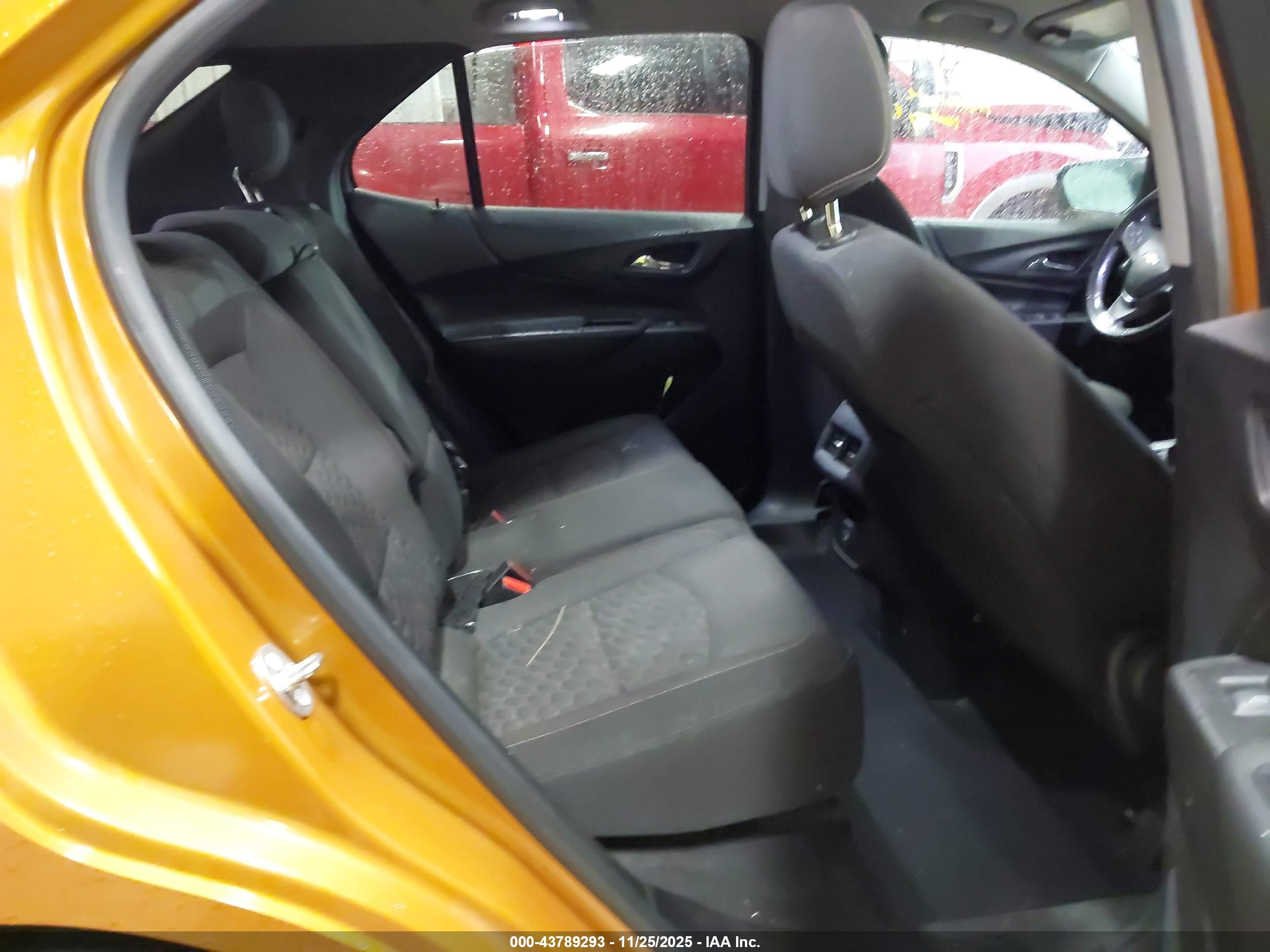 CHEVROLET EQUINOX image 8