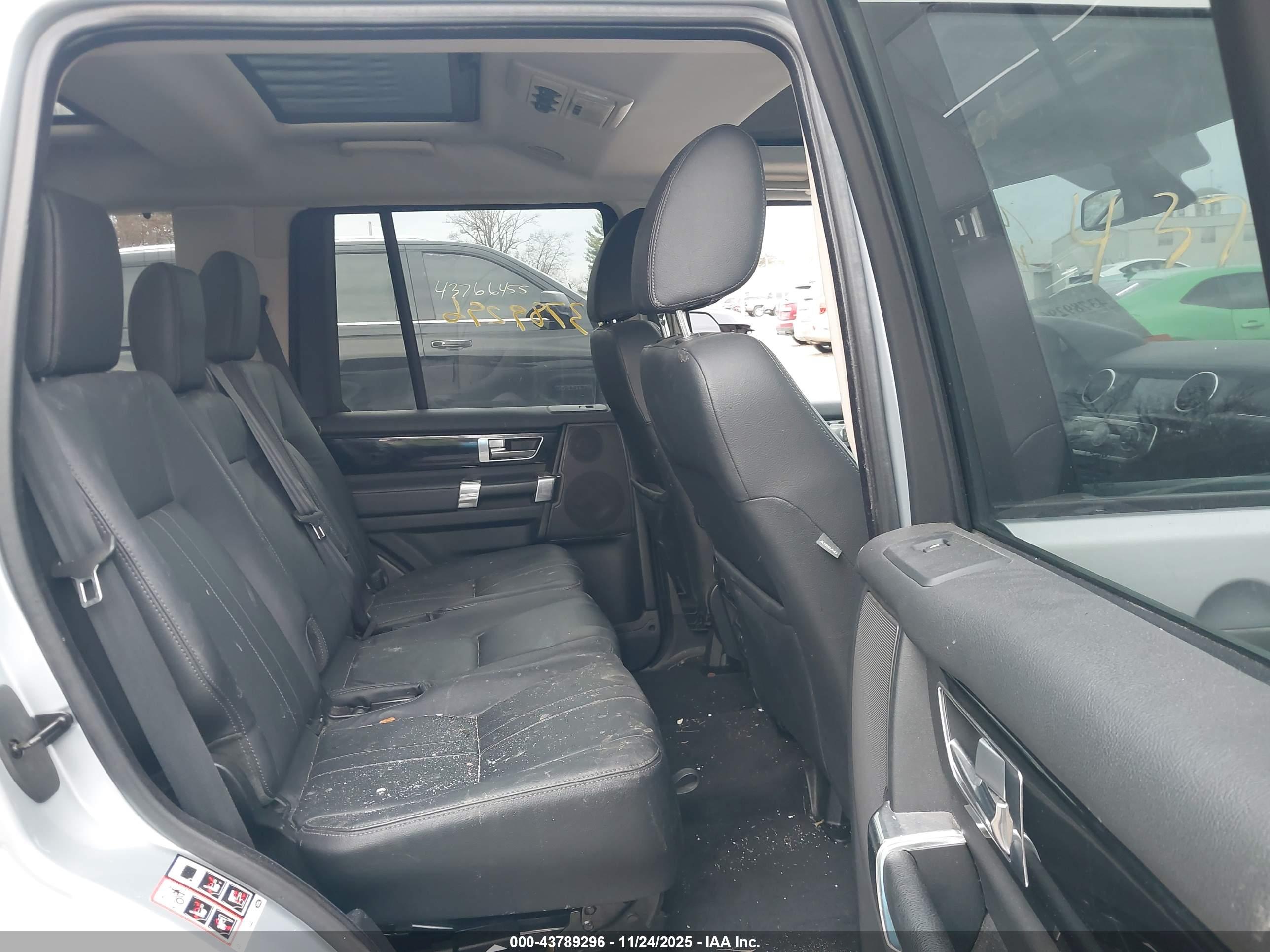 LAND ROVER image 8