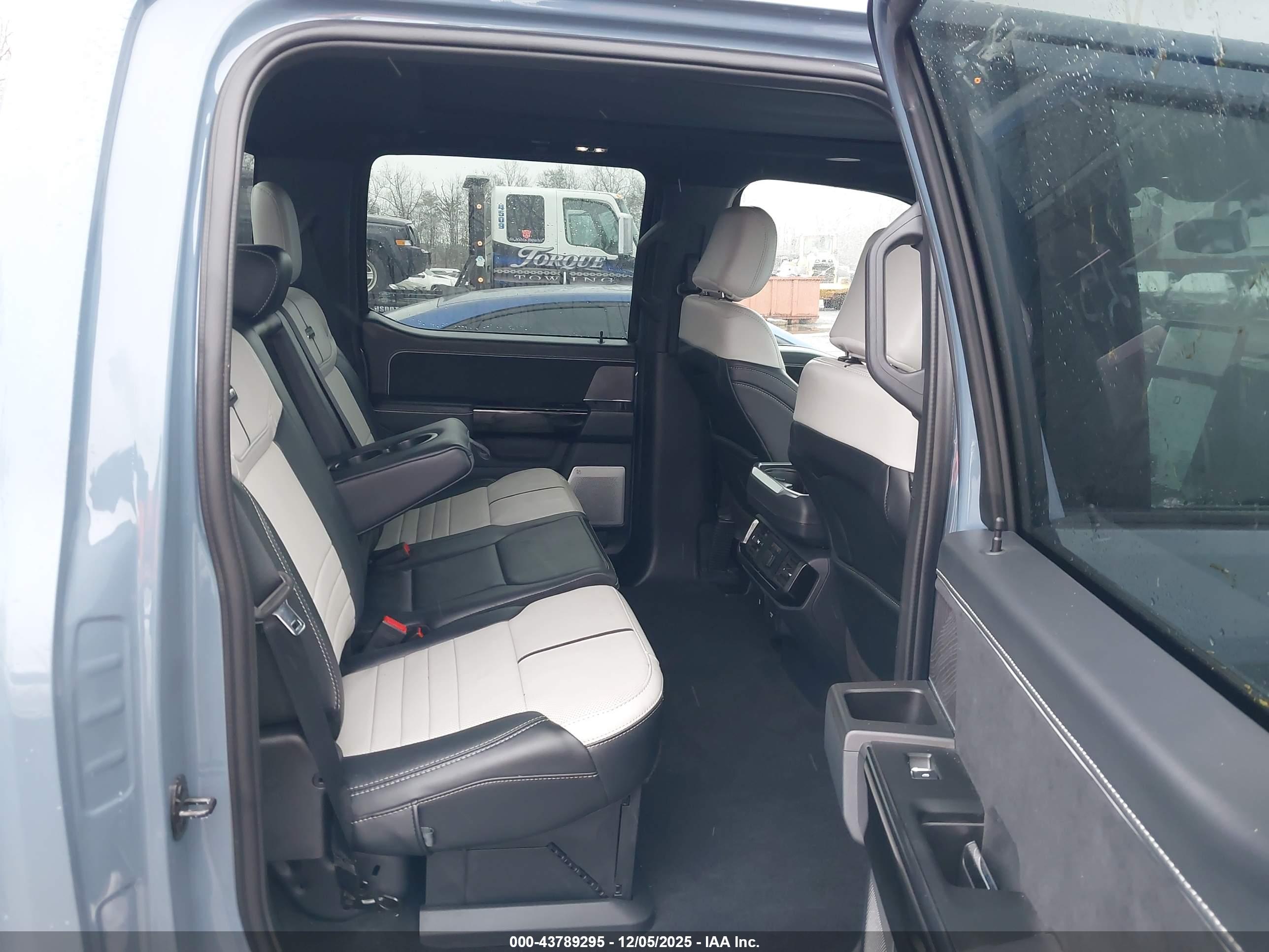 FORD F-150 image 8