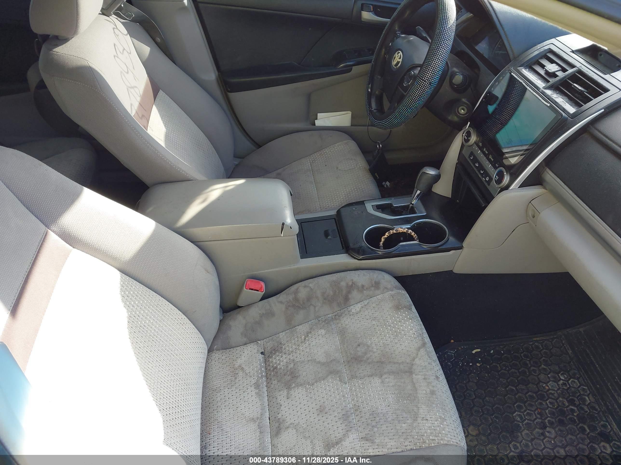 TOYOTA CAMRY image 5